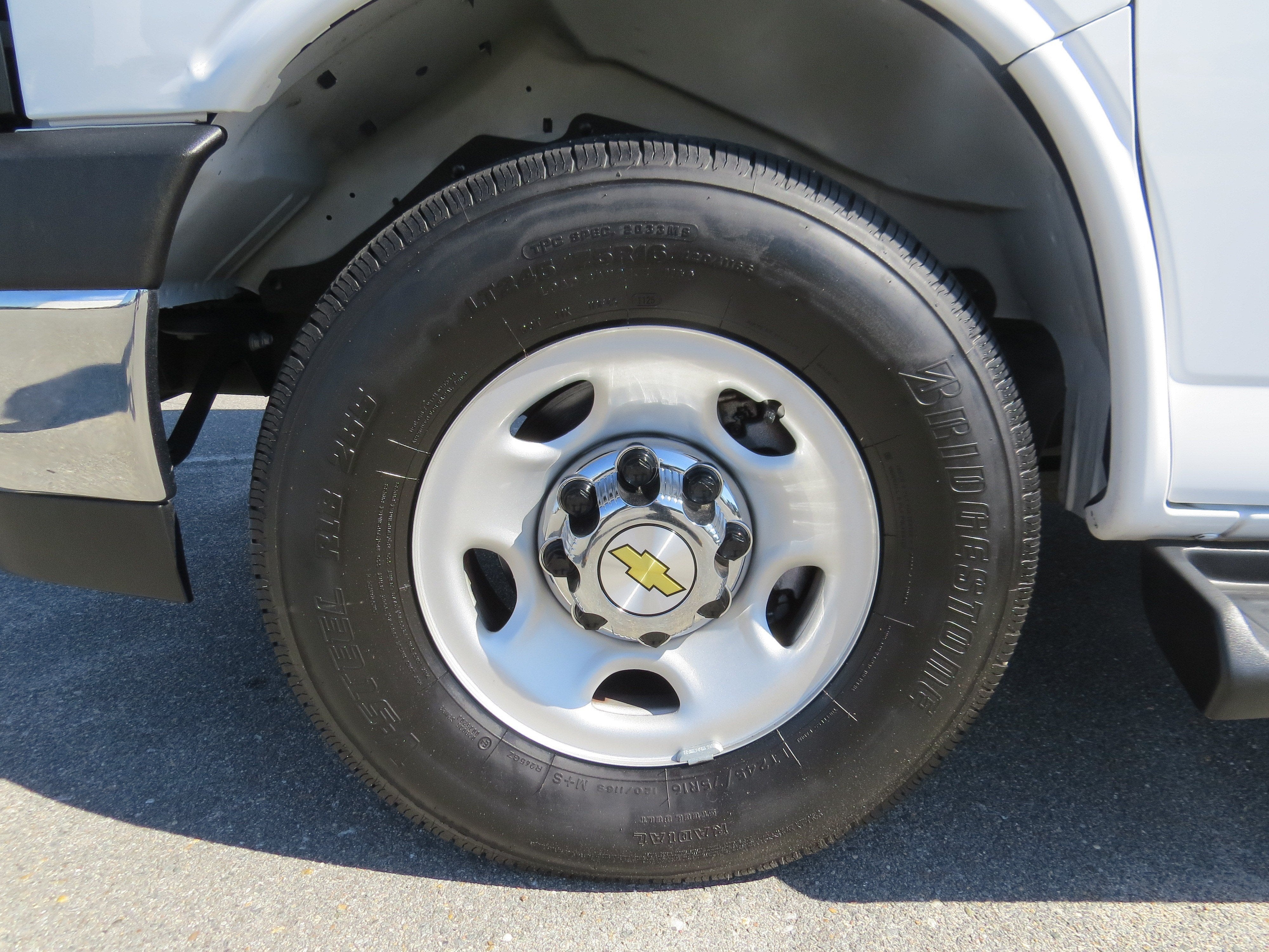 2025 Chevrolet Express Passenger LT