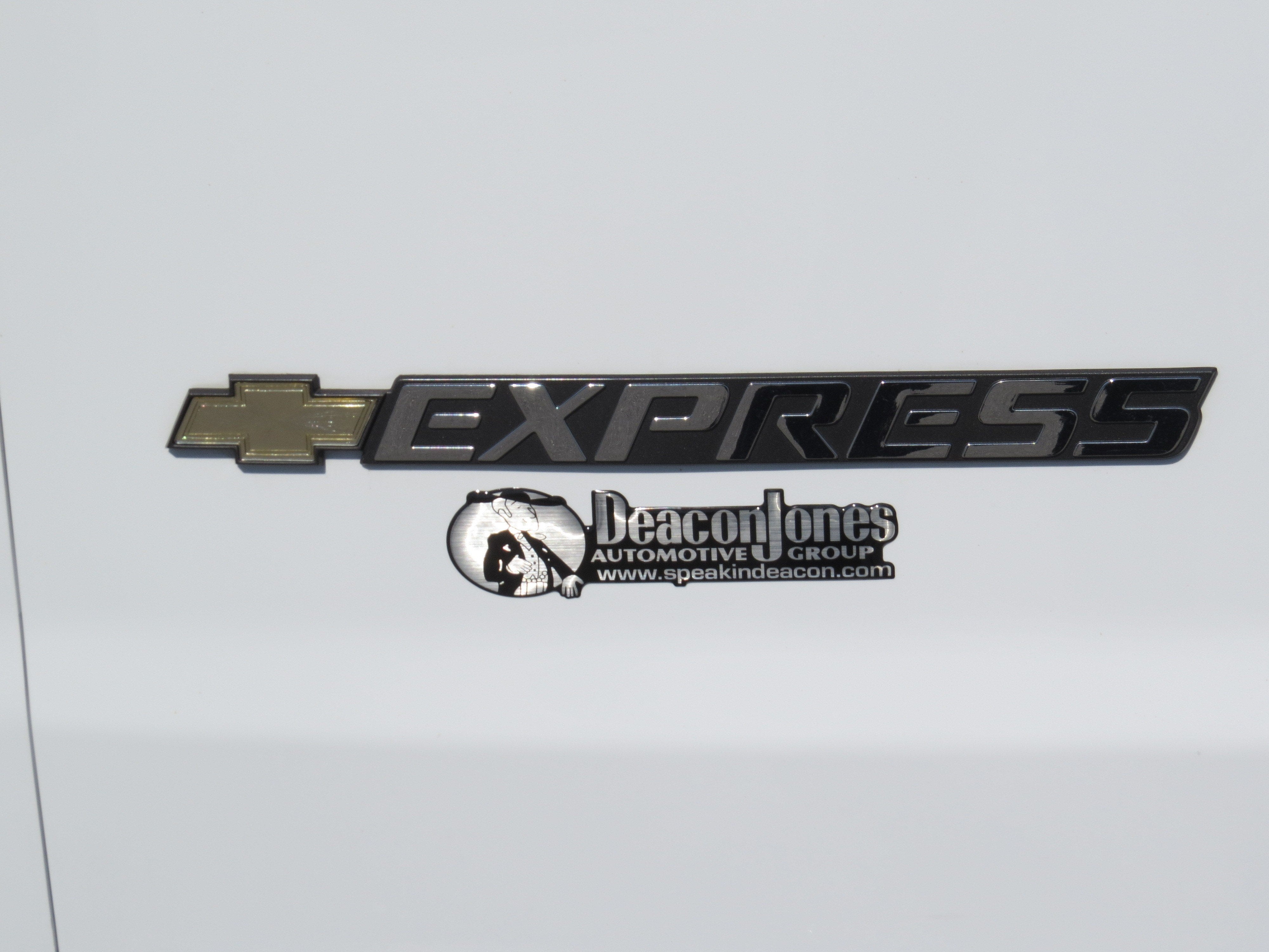 2025 Chevrolet Express Passenger LT