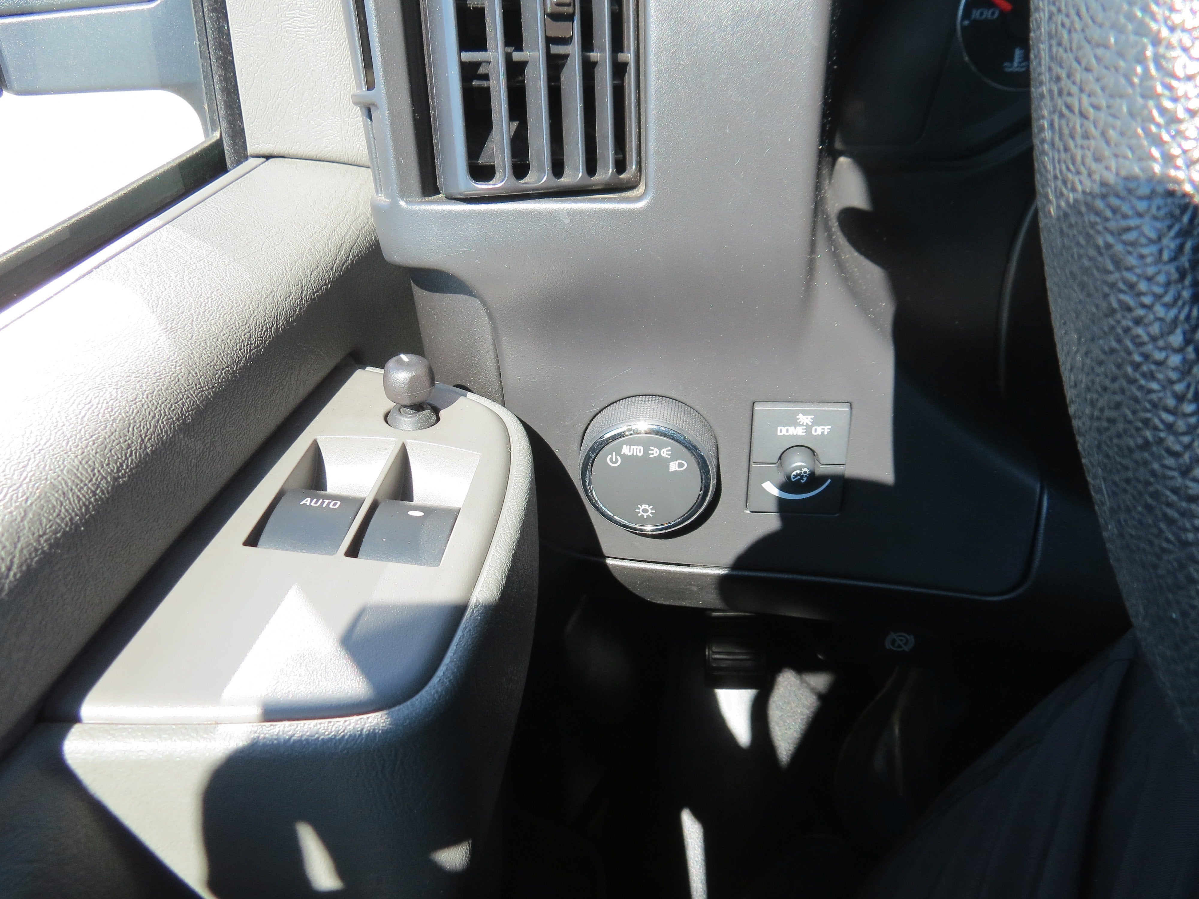 2025 Chevrolet Express Passenger LT