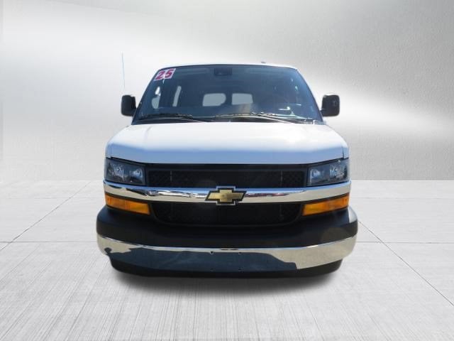2025 Chevrolet Express Passenger LT