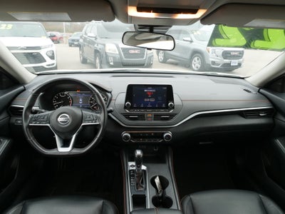 2022 Nissan Altima 2.5 SR