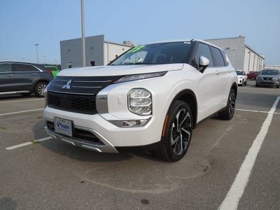 2023 Mitsubishi Outlander SE