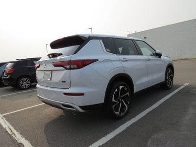 2023 Mitsubishi Outlander SE