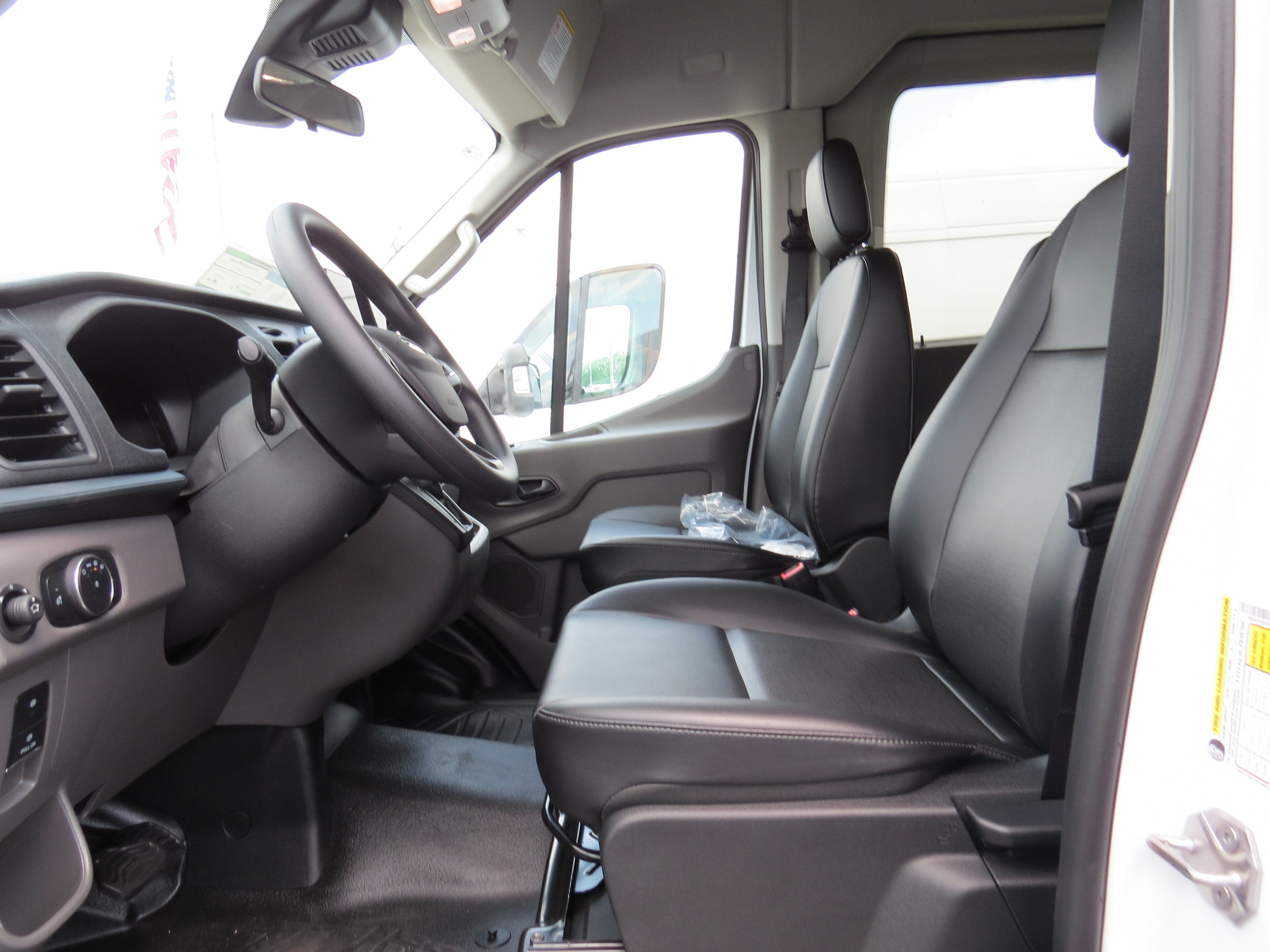 2026 Ford Transit Passenger Wagon XL