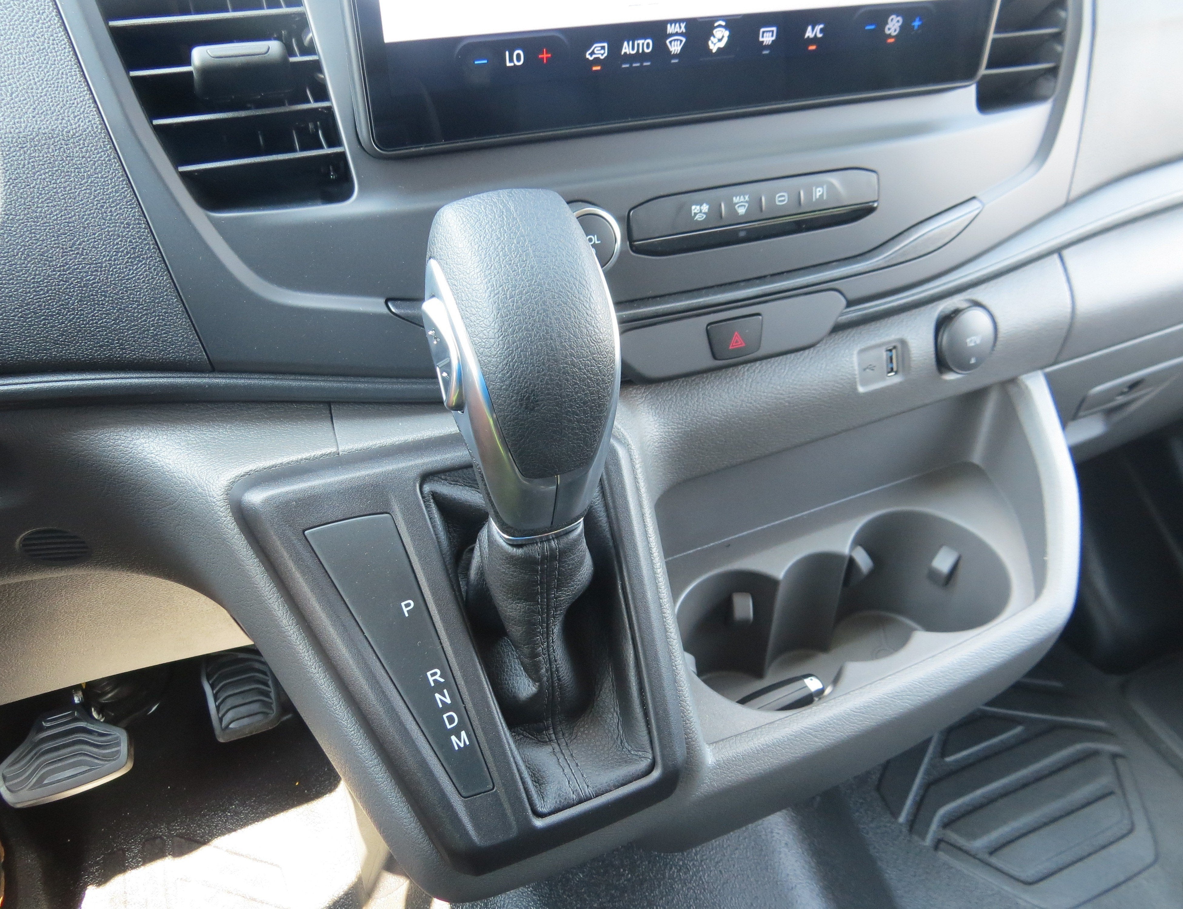 2026 Ford Transit Passenger Wagon XL