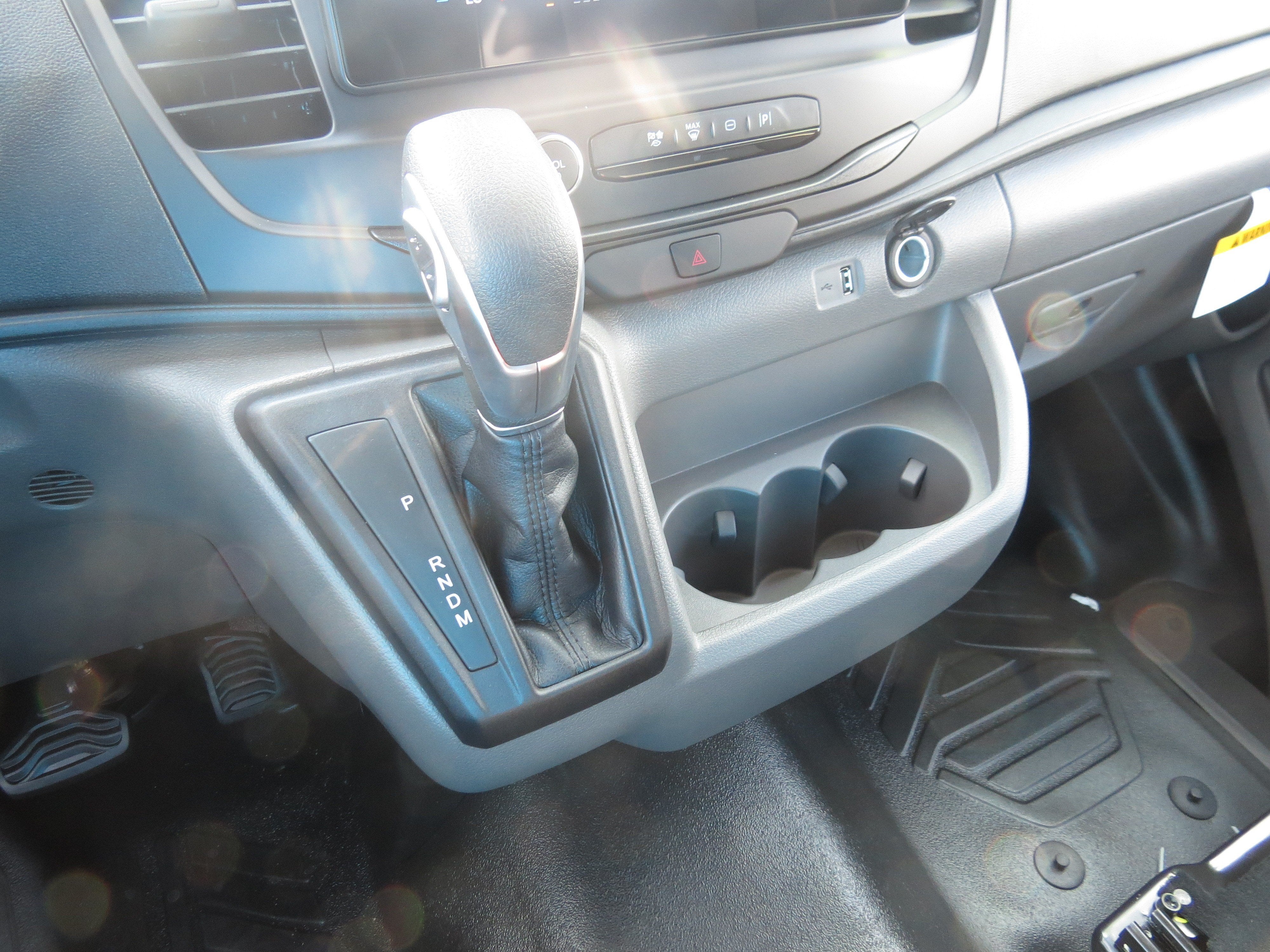 2027 Ford Transit Passenger Wagon XL