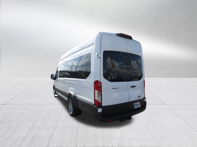 2027 Ford Transit Passenger Wagon XL