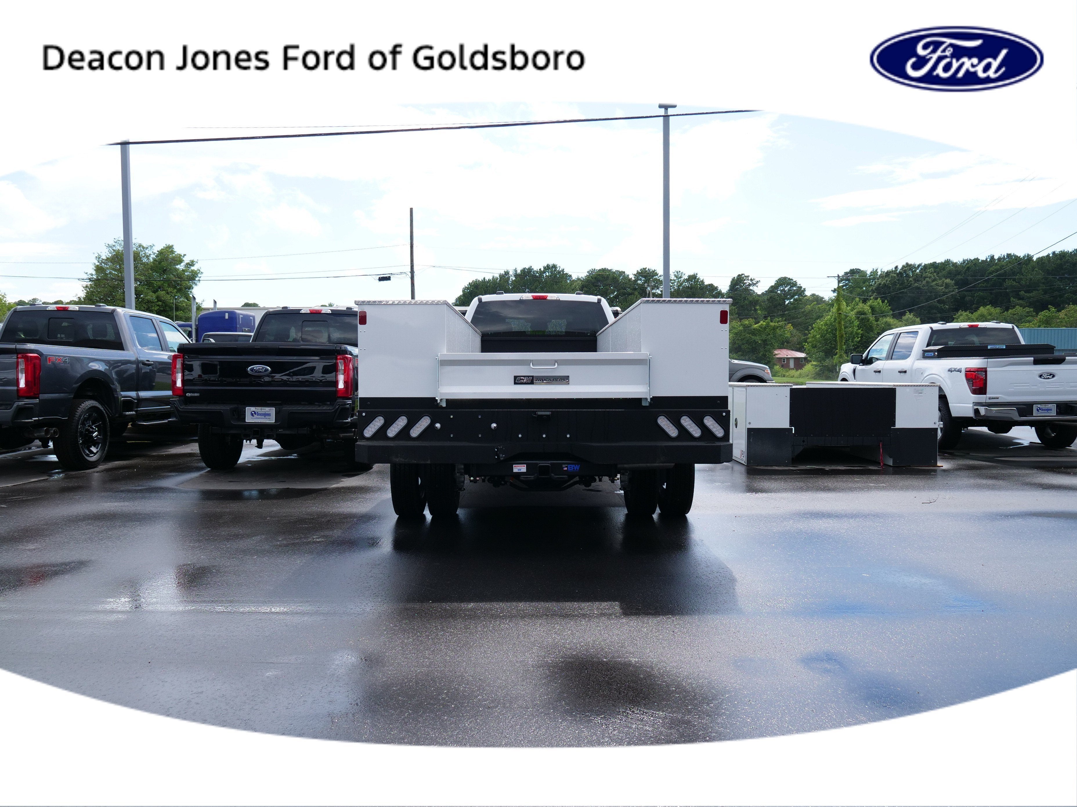 2025 Ford Super Duty F-450 DRW XL
