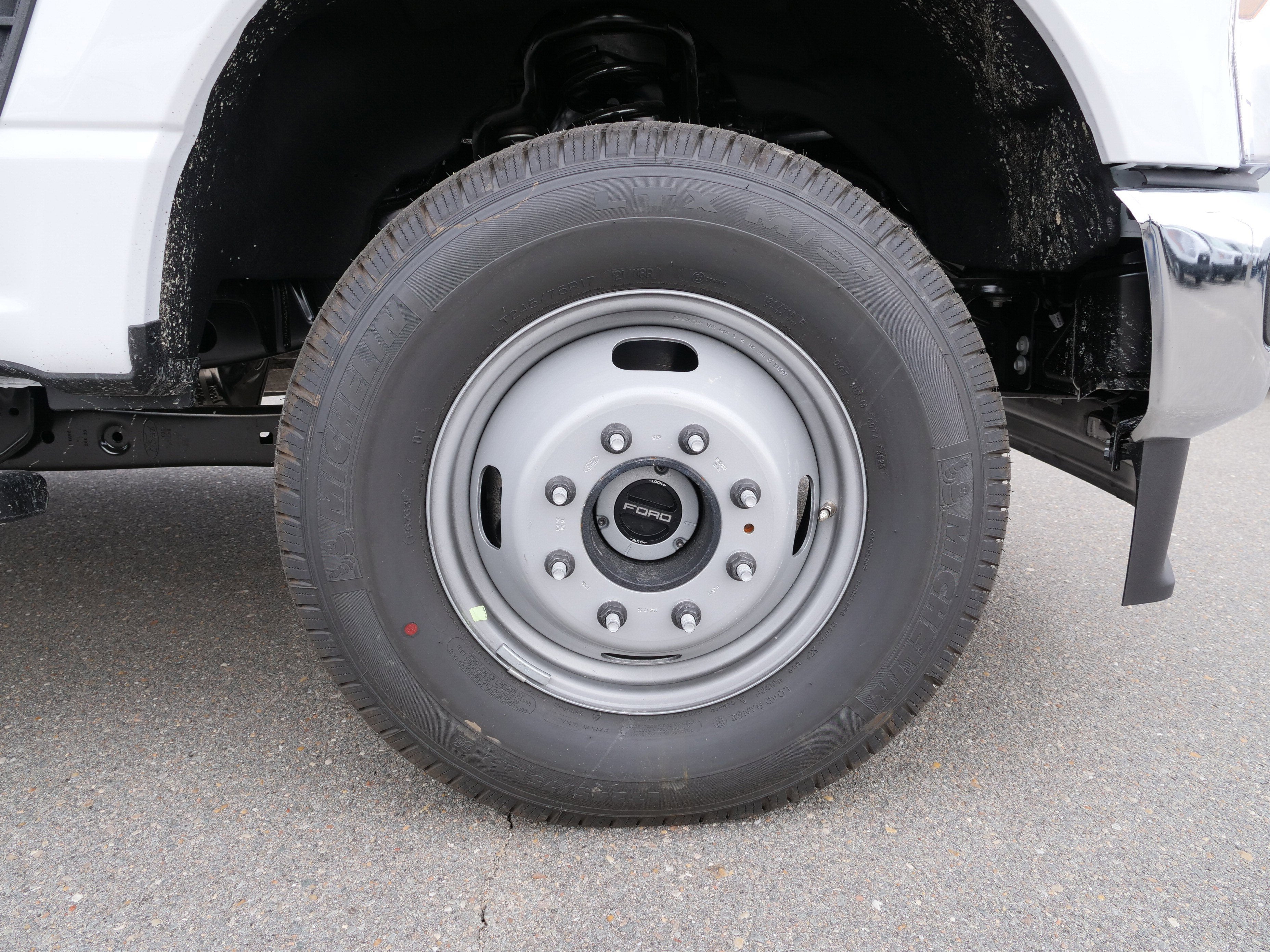 2026 Ford Super Duty F-350 DRW XL