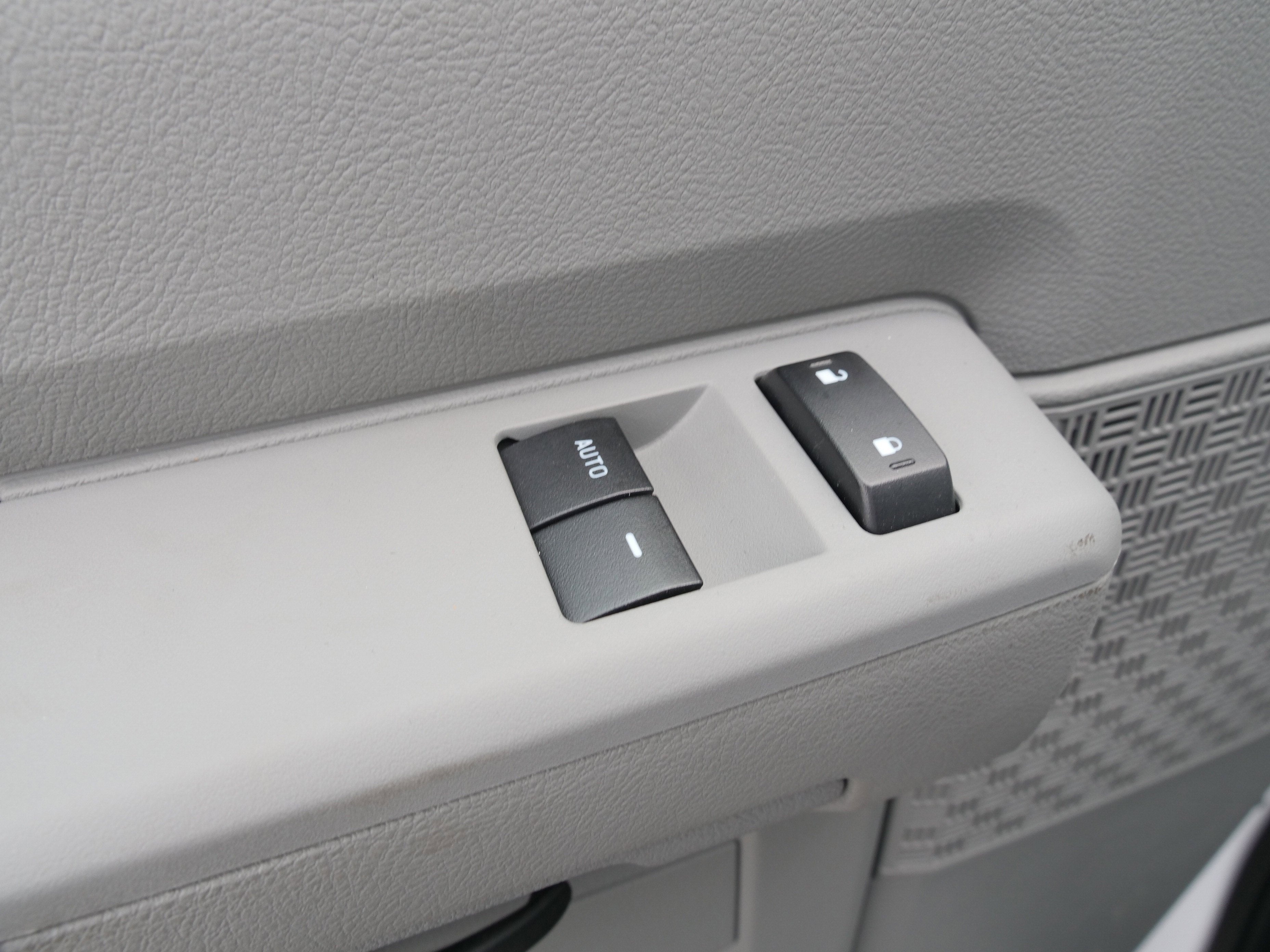 2026 Ford E-Series Cutaway Base