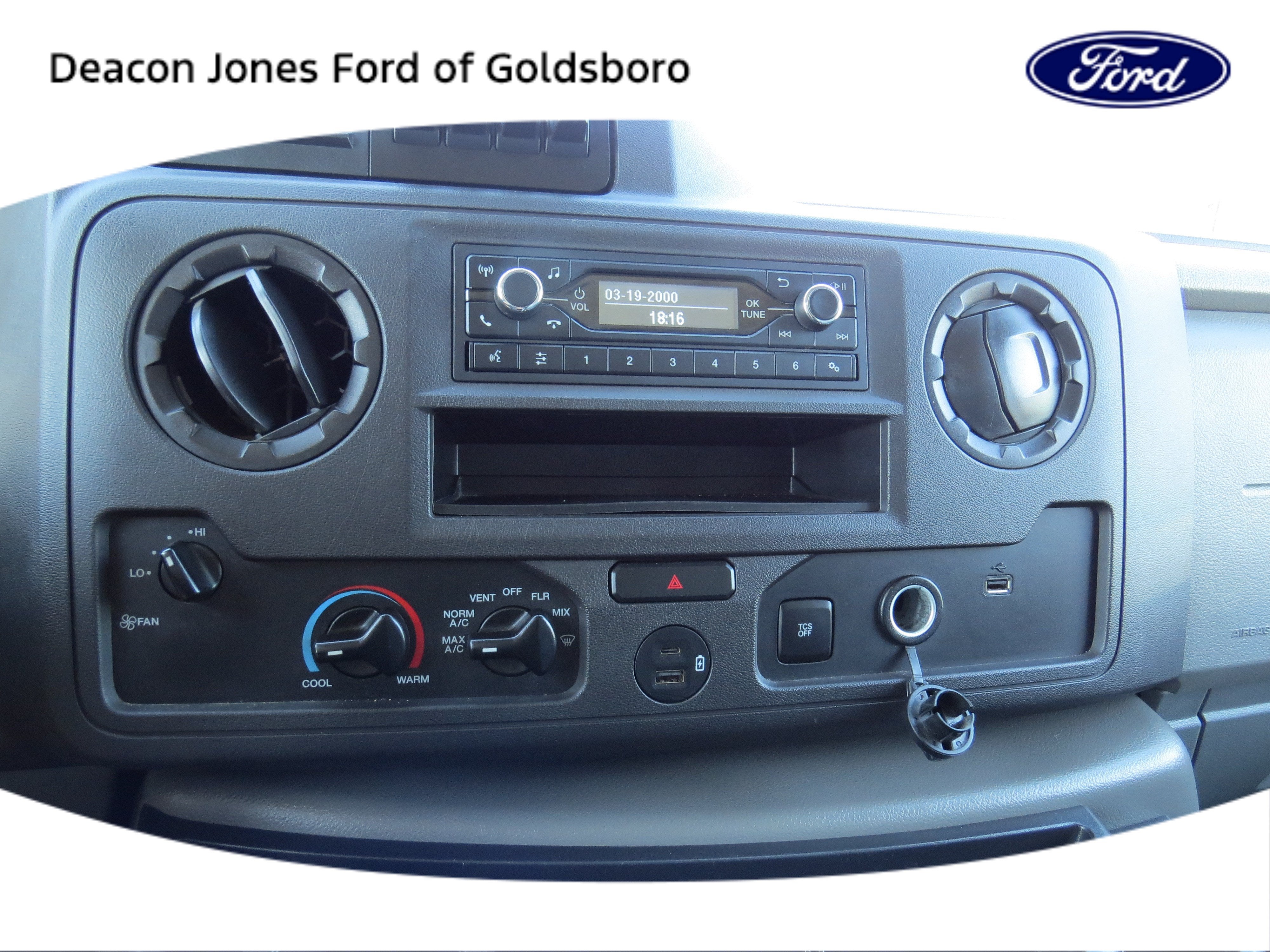 2024 Ford E-Series Cutaway Base