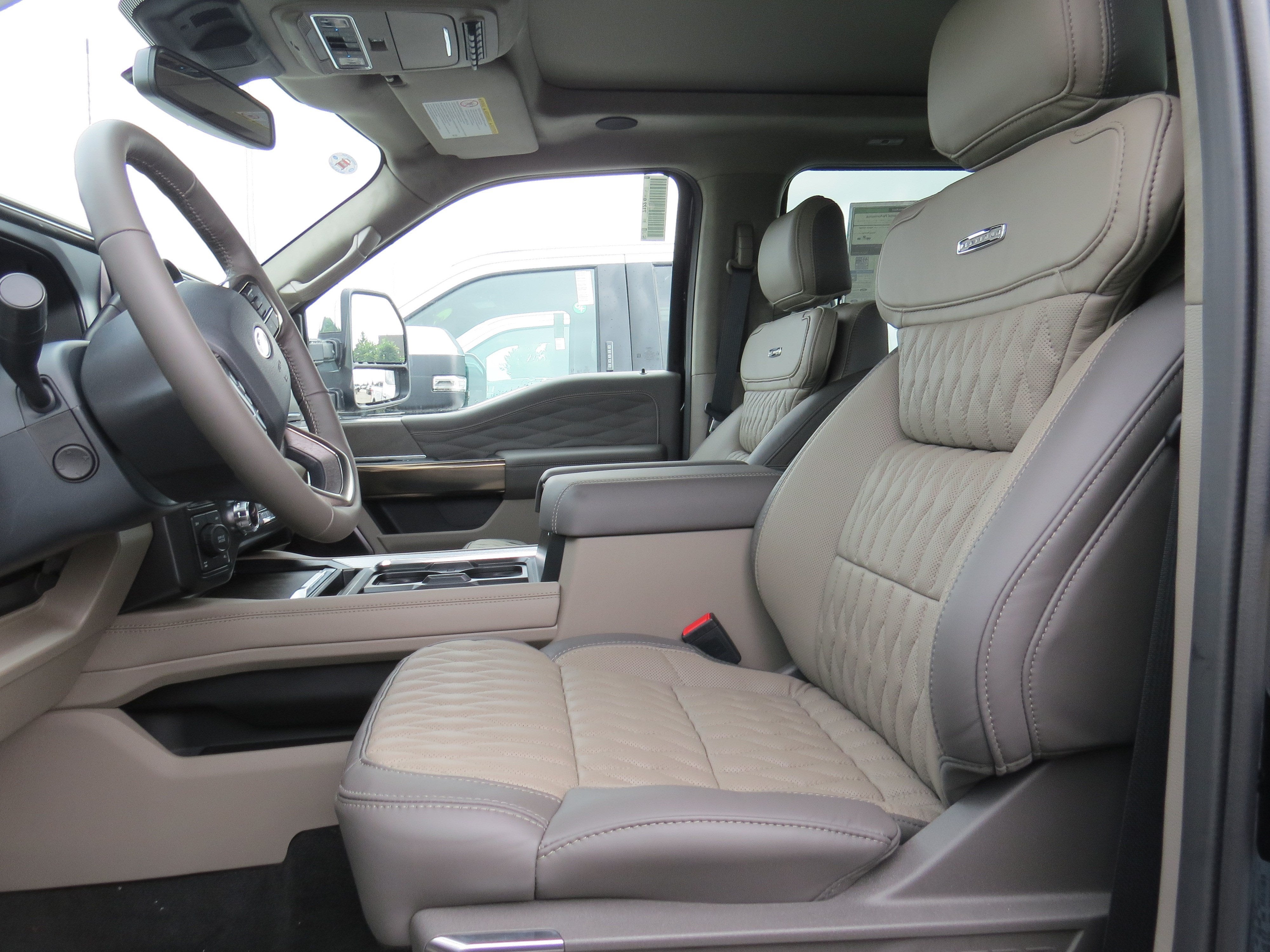 2026 Ford Super Duty F-250 SRW Platinum