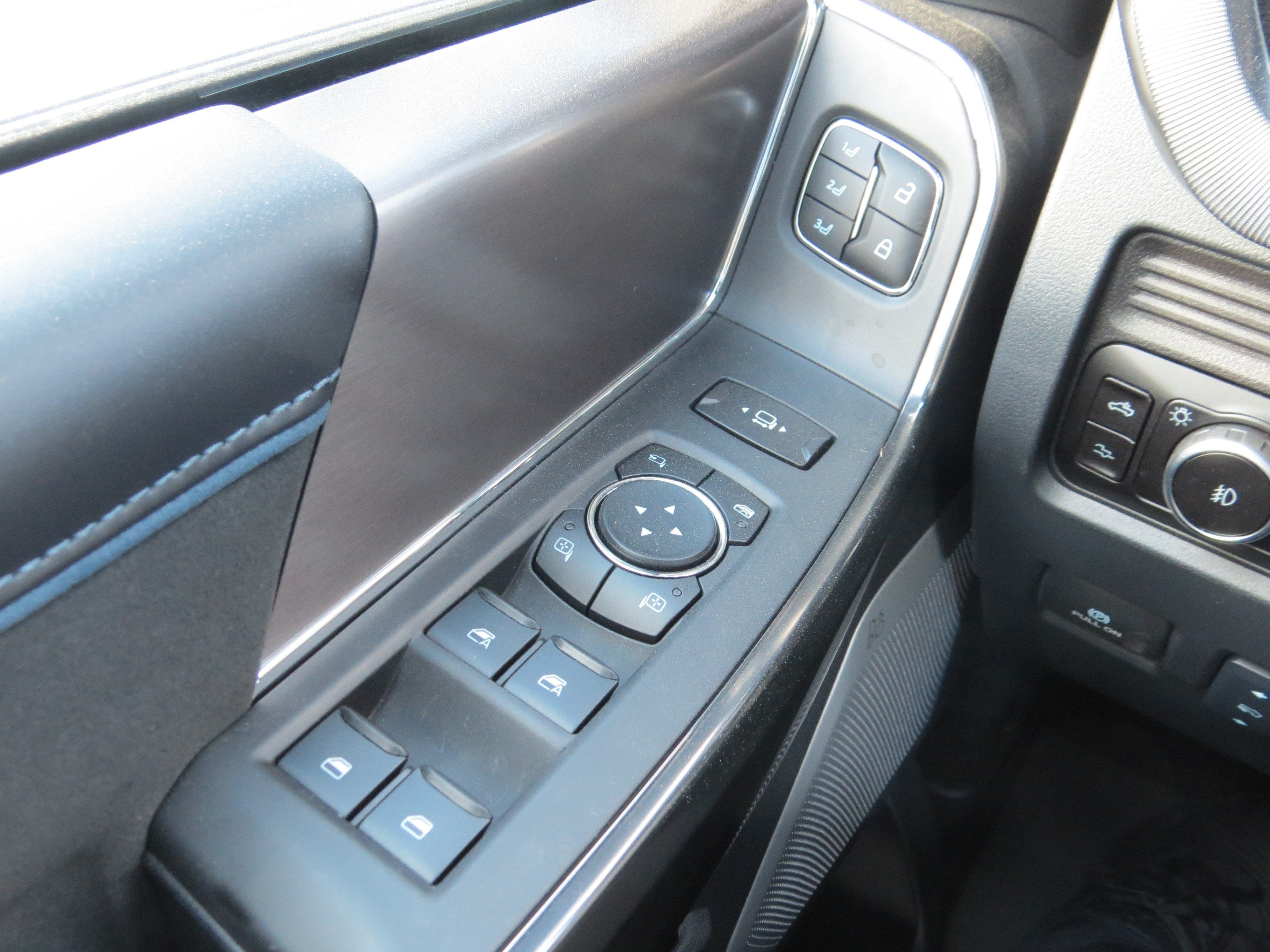 2027 Ford Super Duty F-250 SRW Platinum