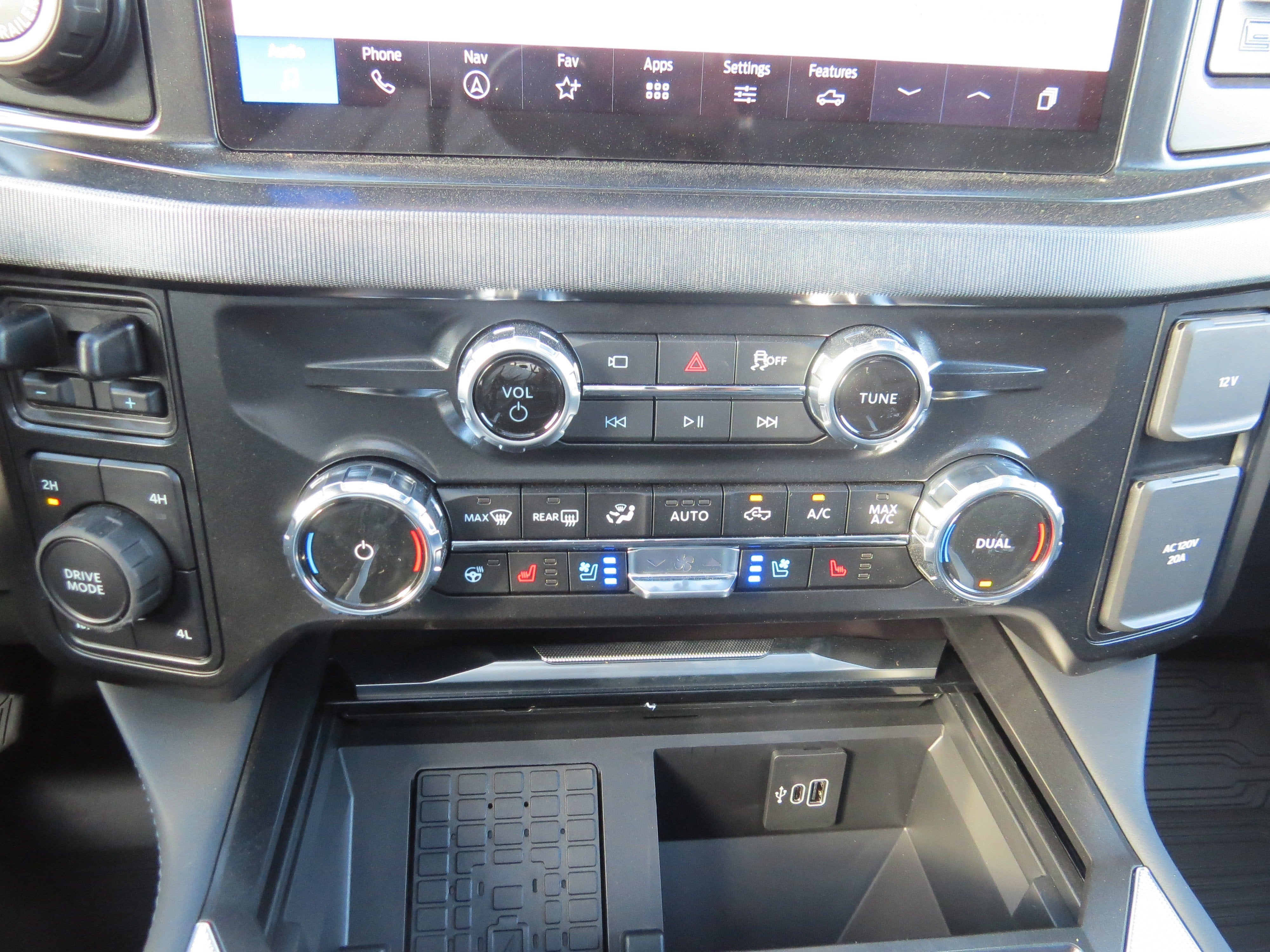 2027 Ford Super Duty F-250 SRW Platinum