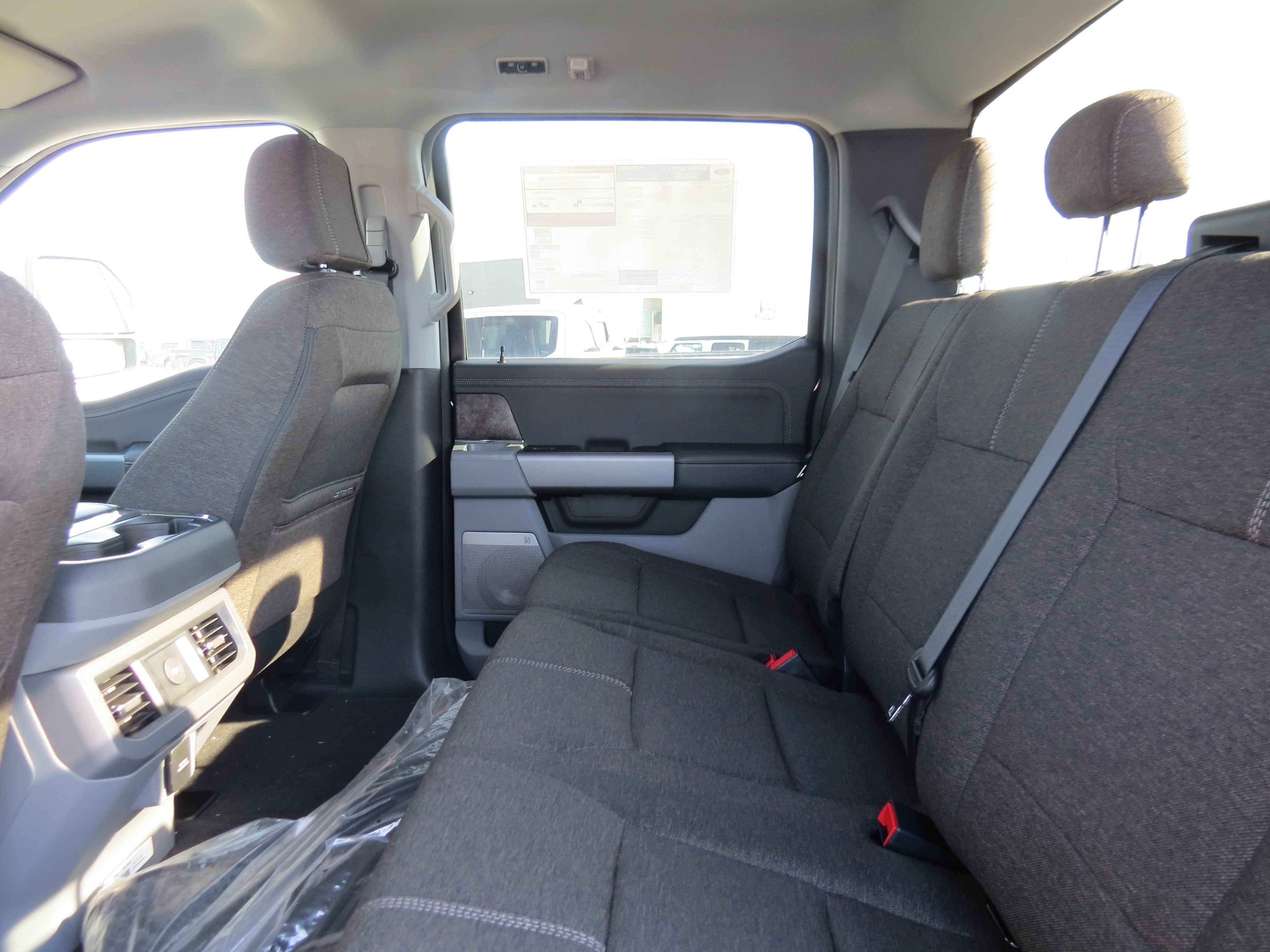 2027 Ford Super Duty F-250 SRW XLT