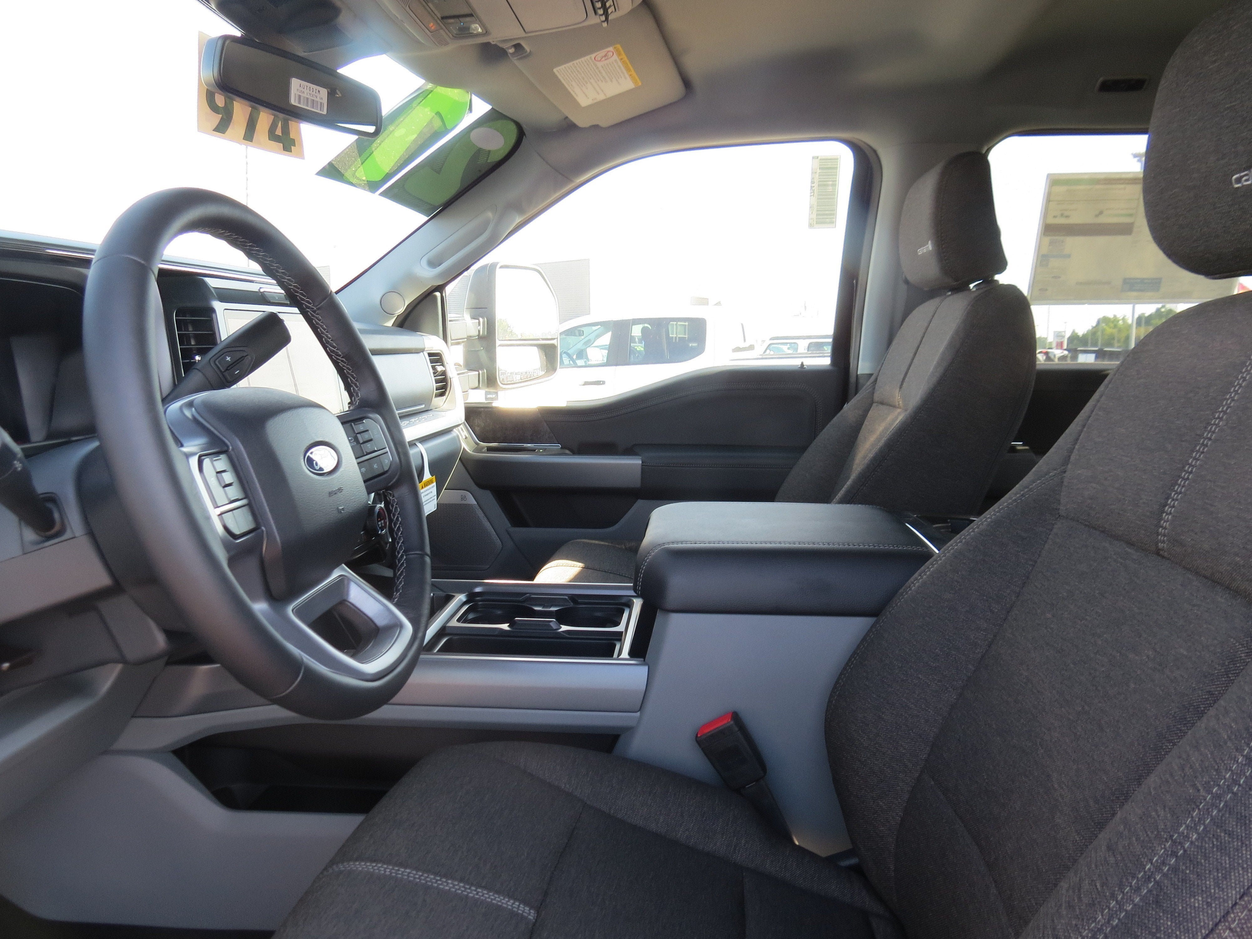 2027 Ford Super Duty F-250 SRW XLT