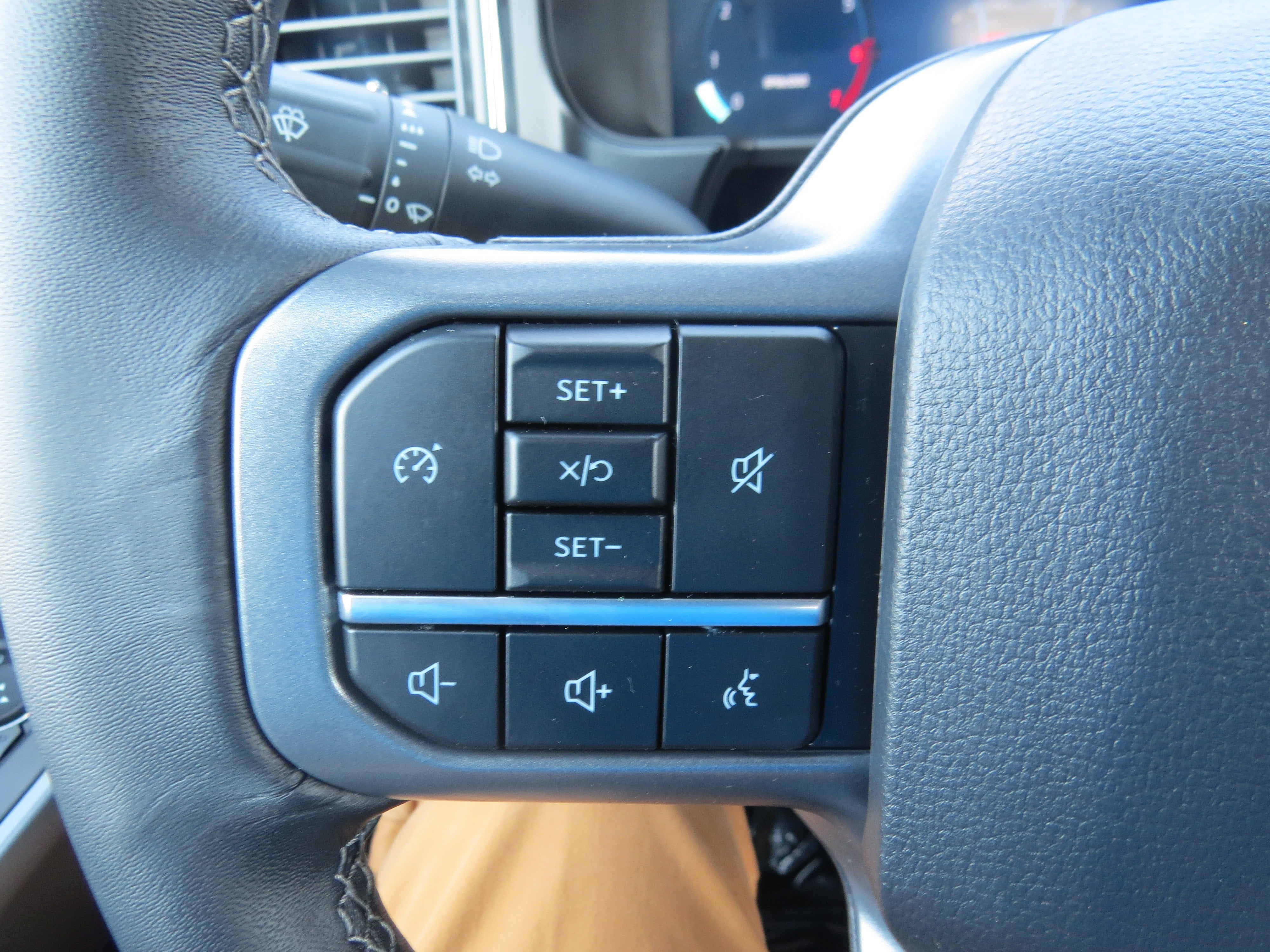 2027 Ford Super Duty F-250 SRW XLT