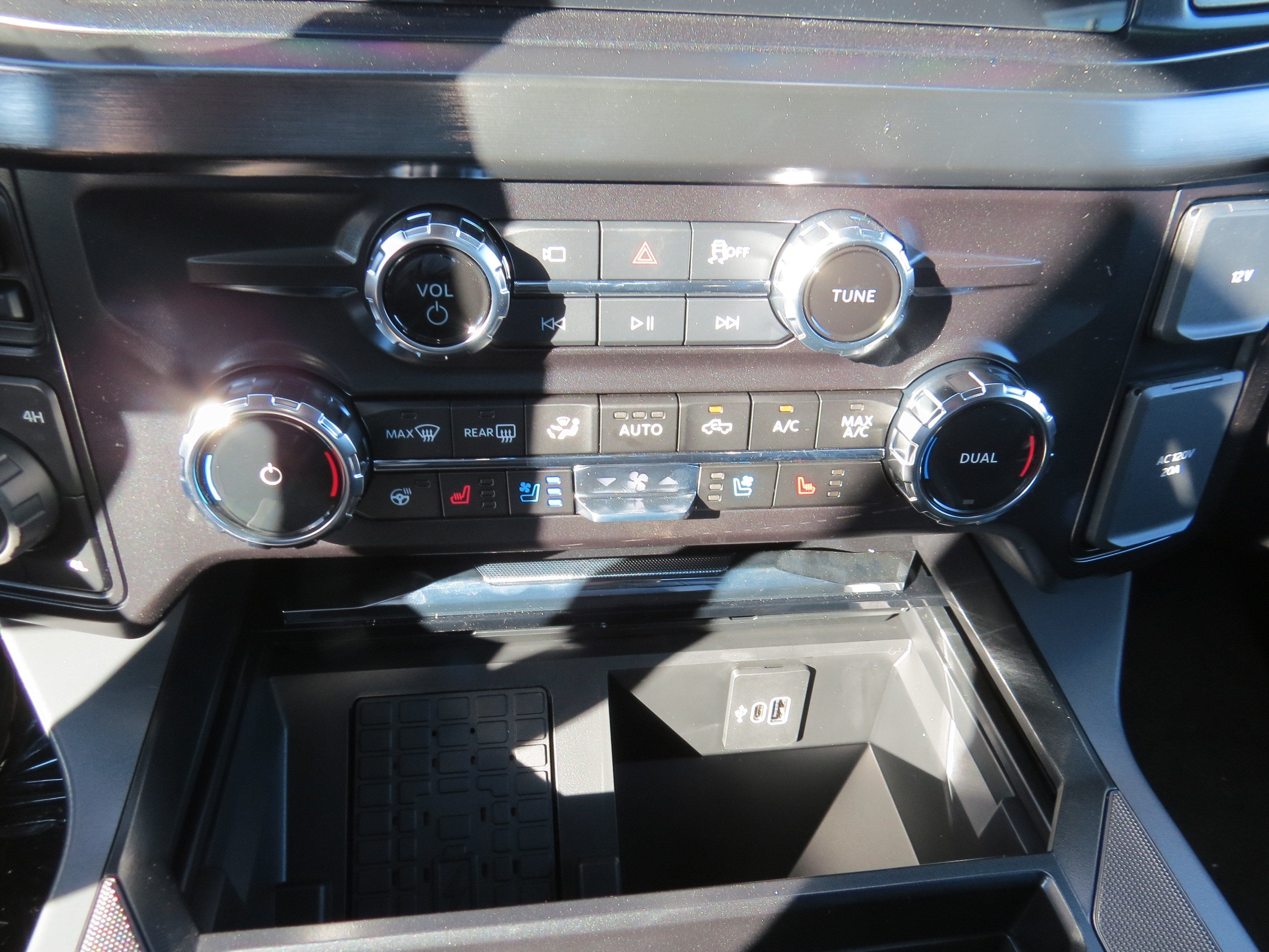 2027 Ford Super Duty F-250 SRW LARIAT
