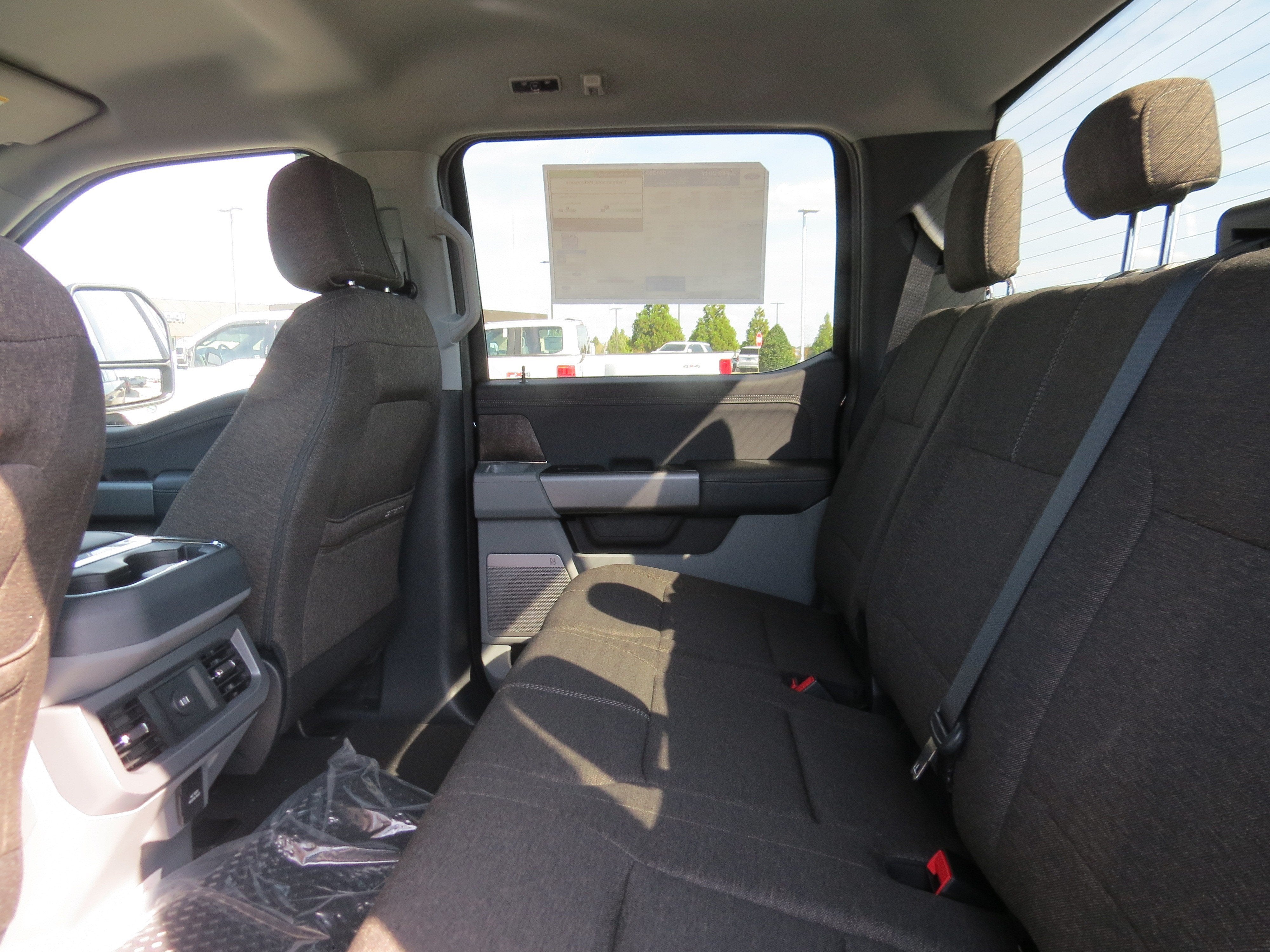 2027 Ford Super Duty F-250 SRW XLT