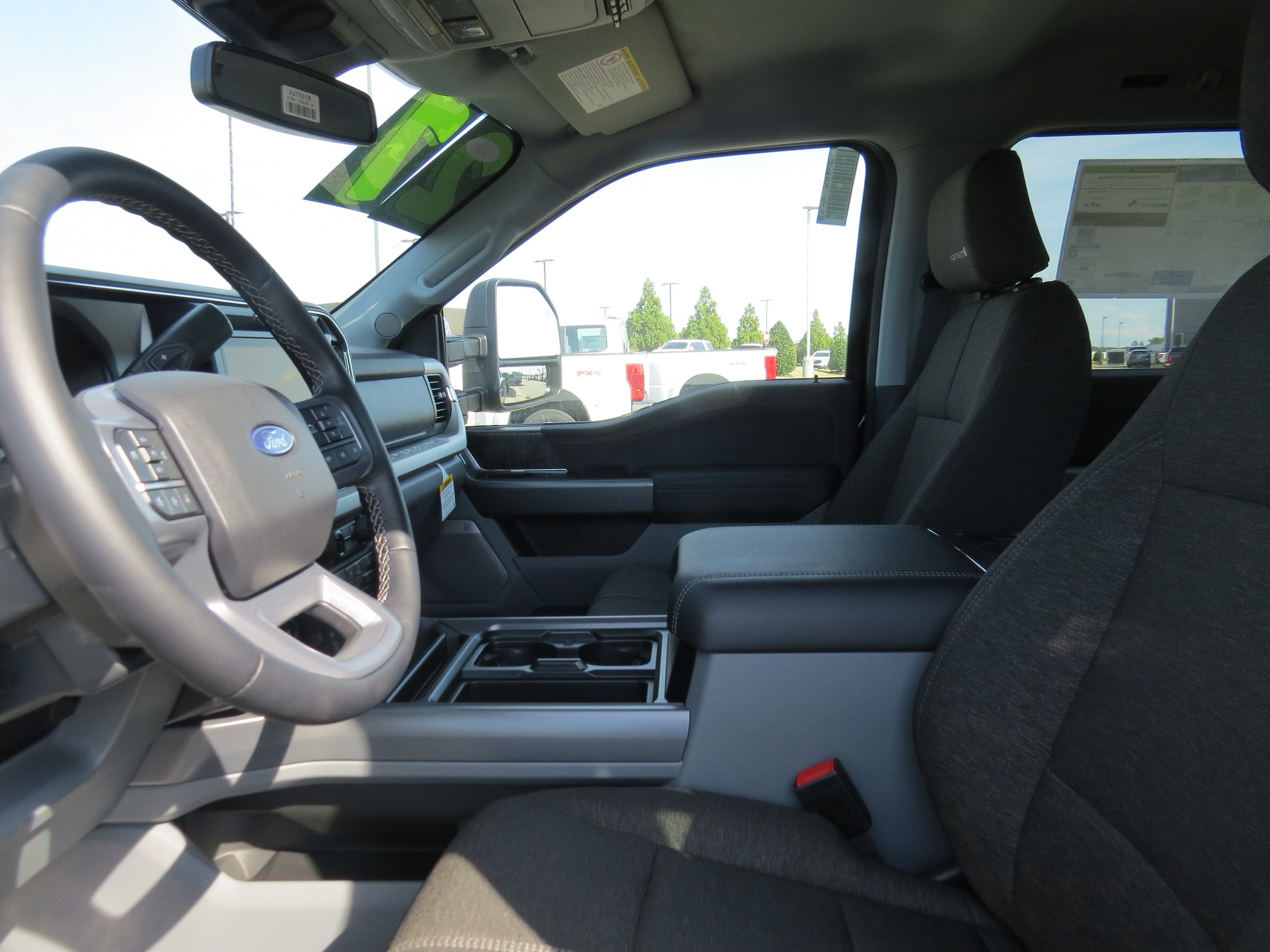 2027 Ford Super Duty F-250 SRW XLT
