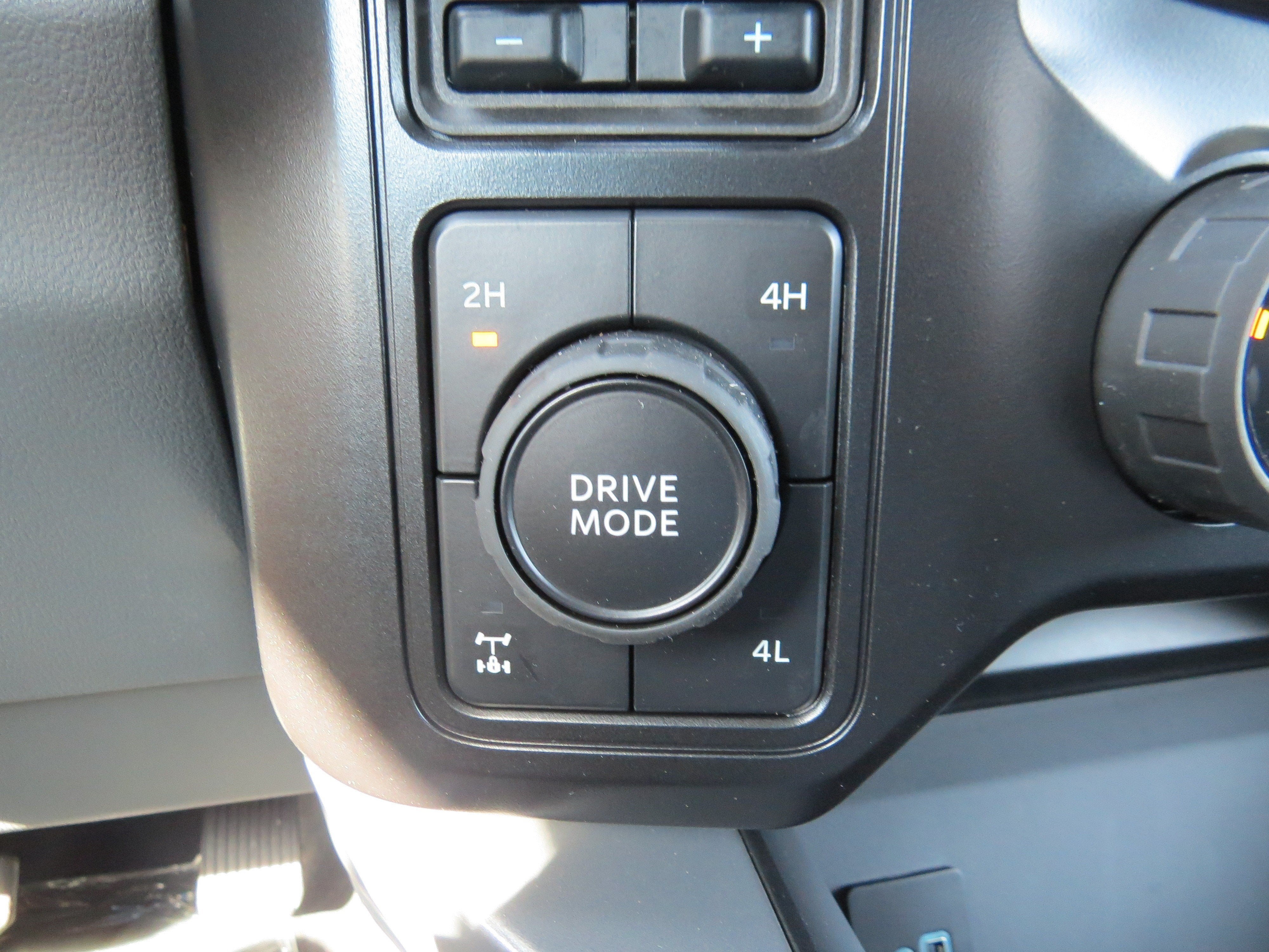 2027 Ford Super Duty F-250 SRW XLT