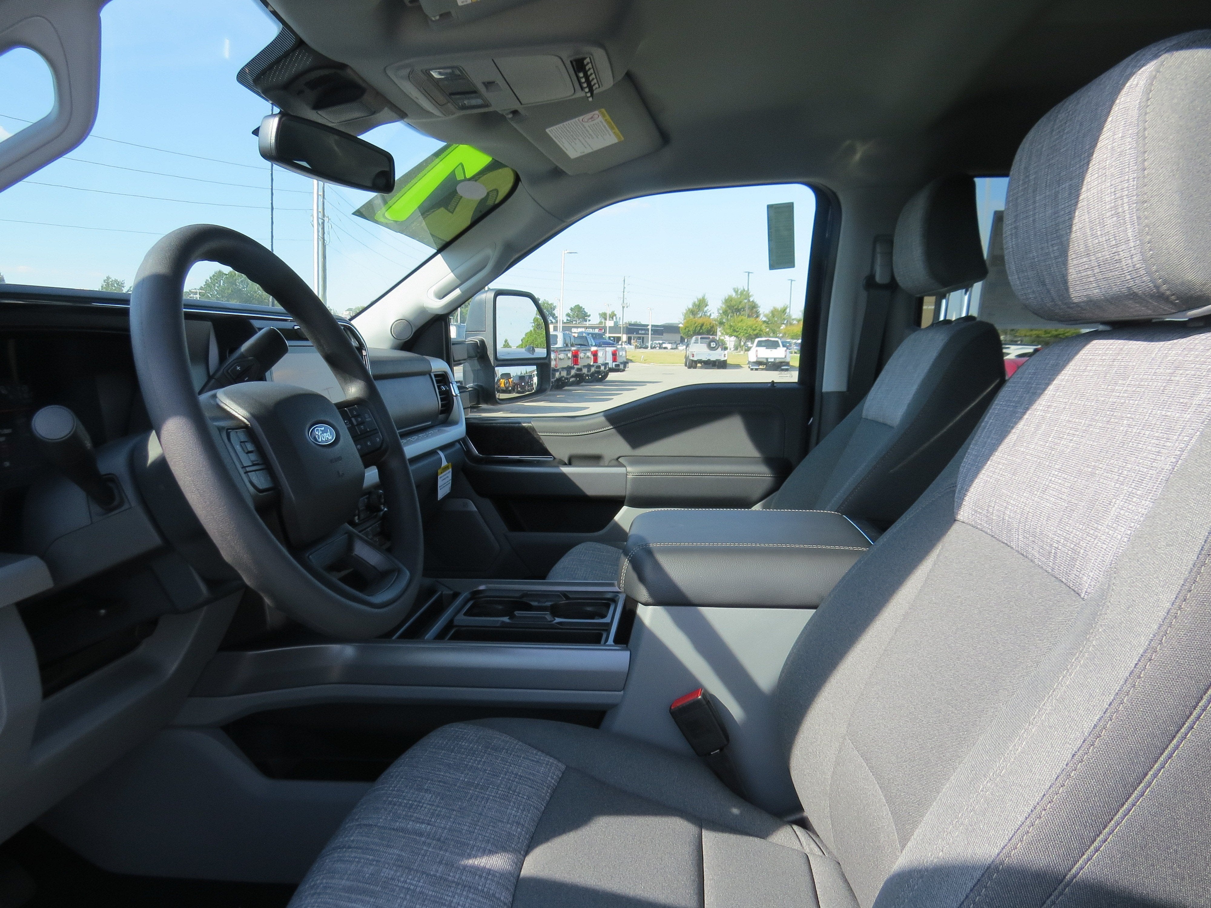 2027 Ford Super Duty F-250 SRW XLT