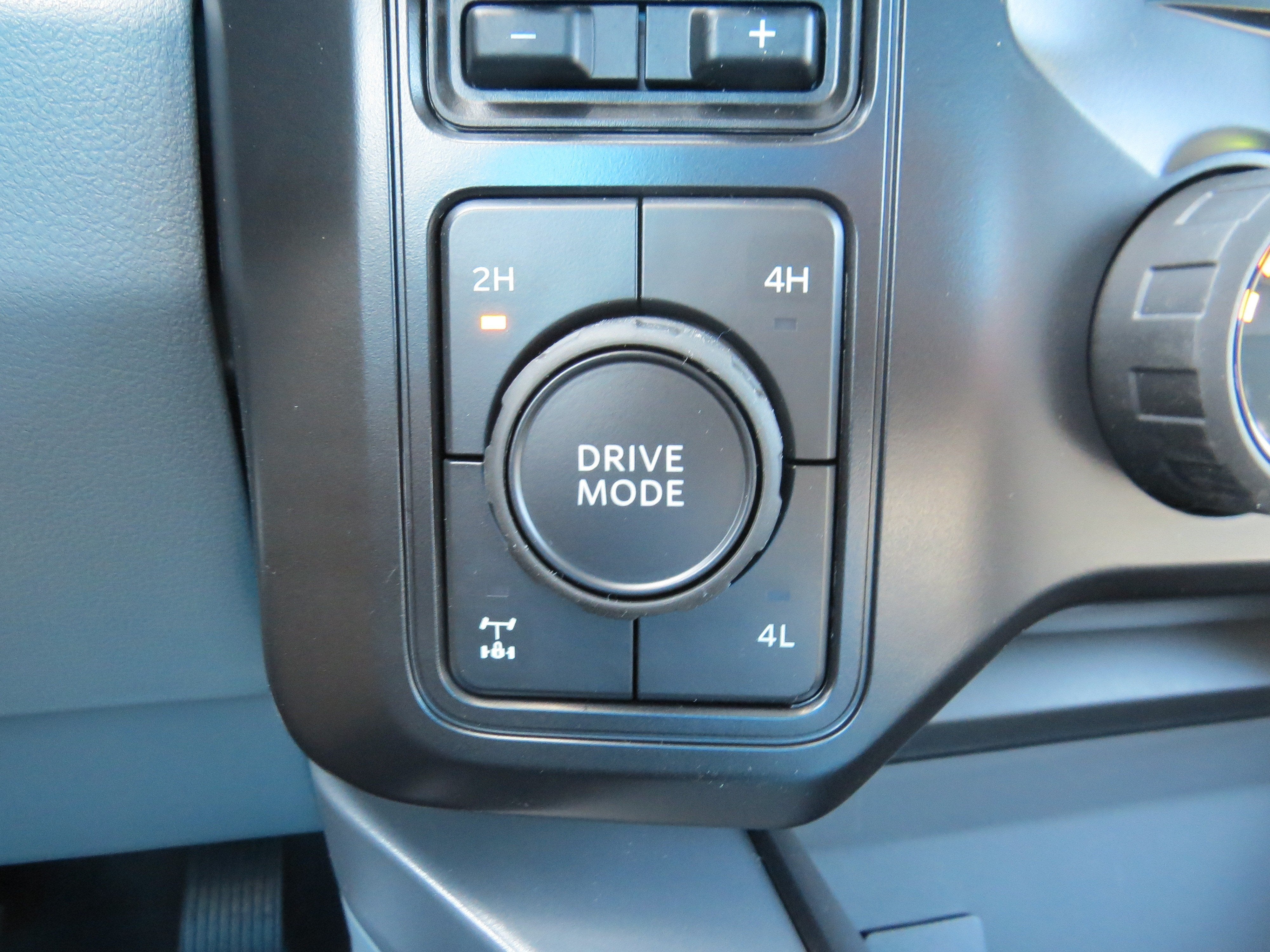 2027 Ford Super Duty F-250 SRW XLT