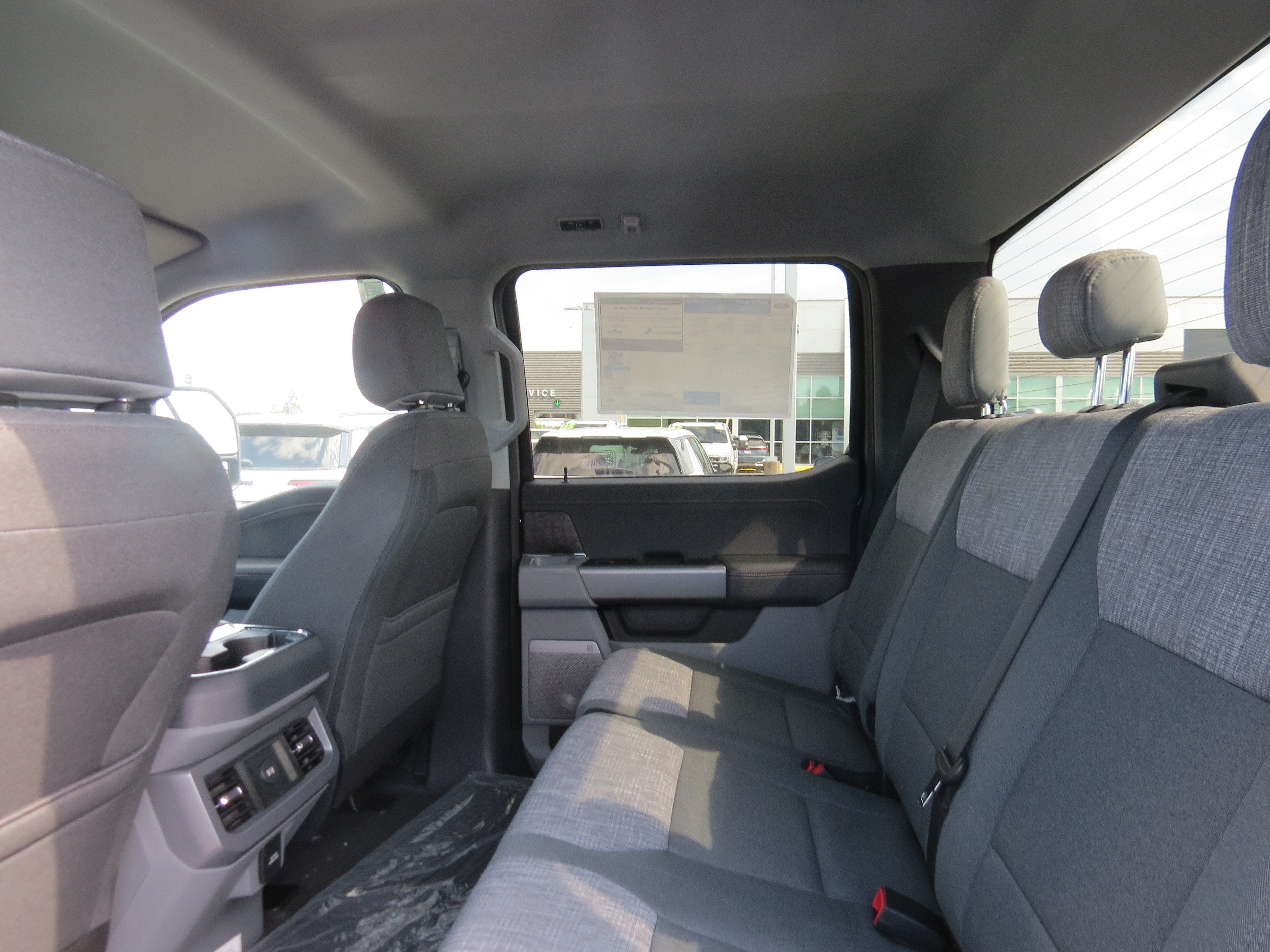 2027 Ford Super Duty F-250 SRW XLT