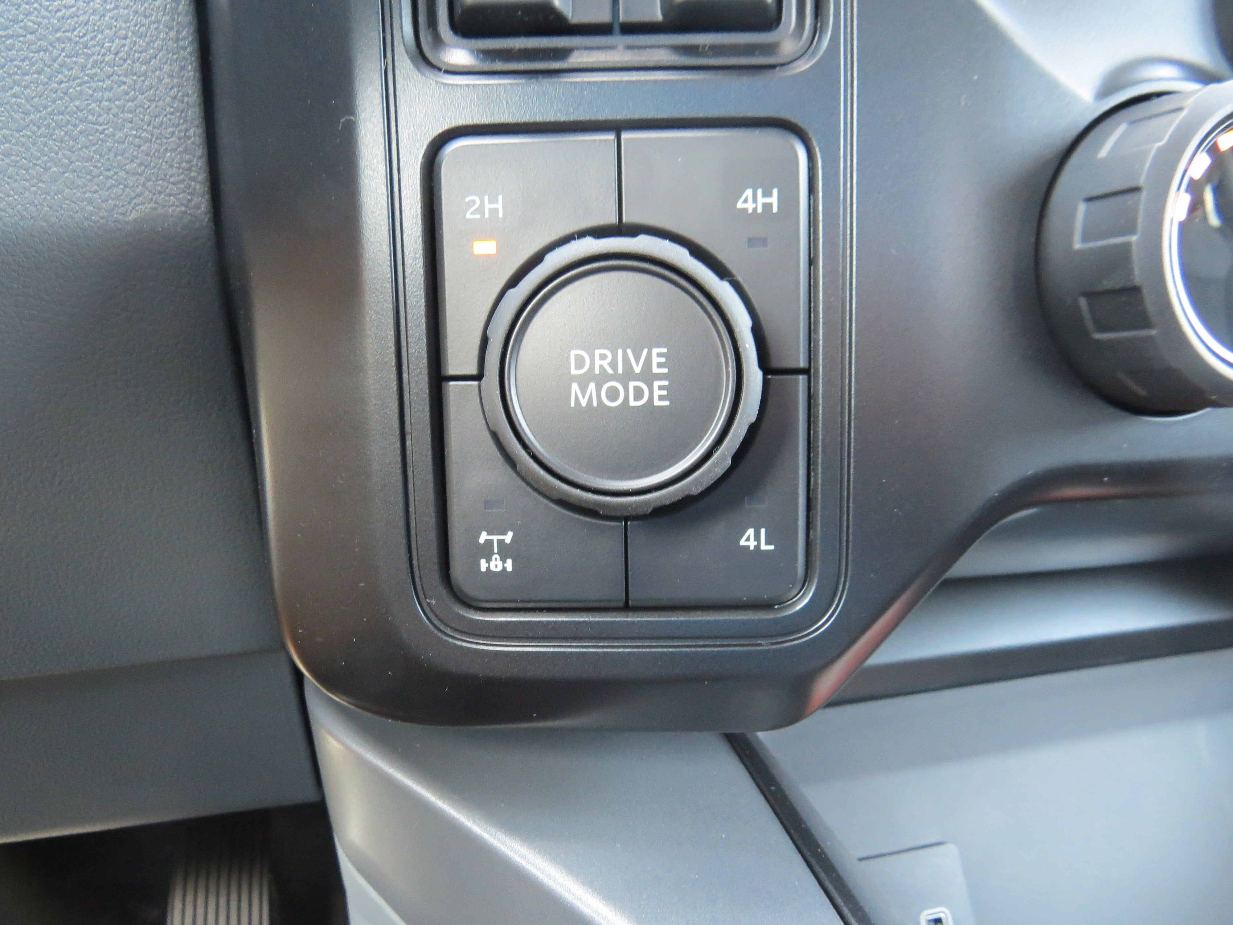 2027 Ford Super Duty F-250 SRW XLT