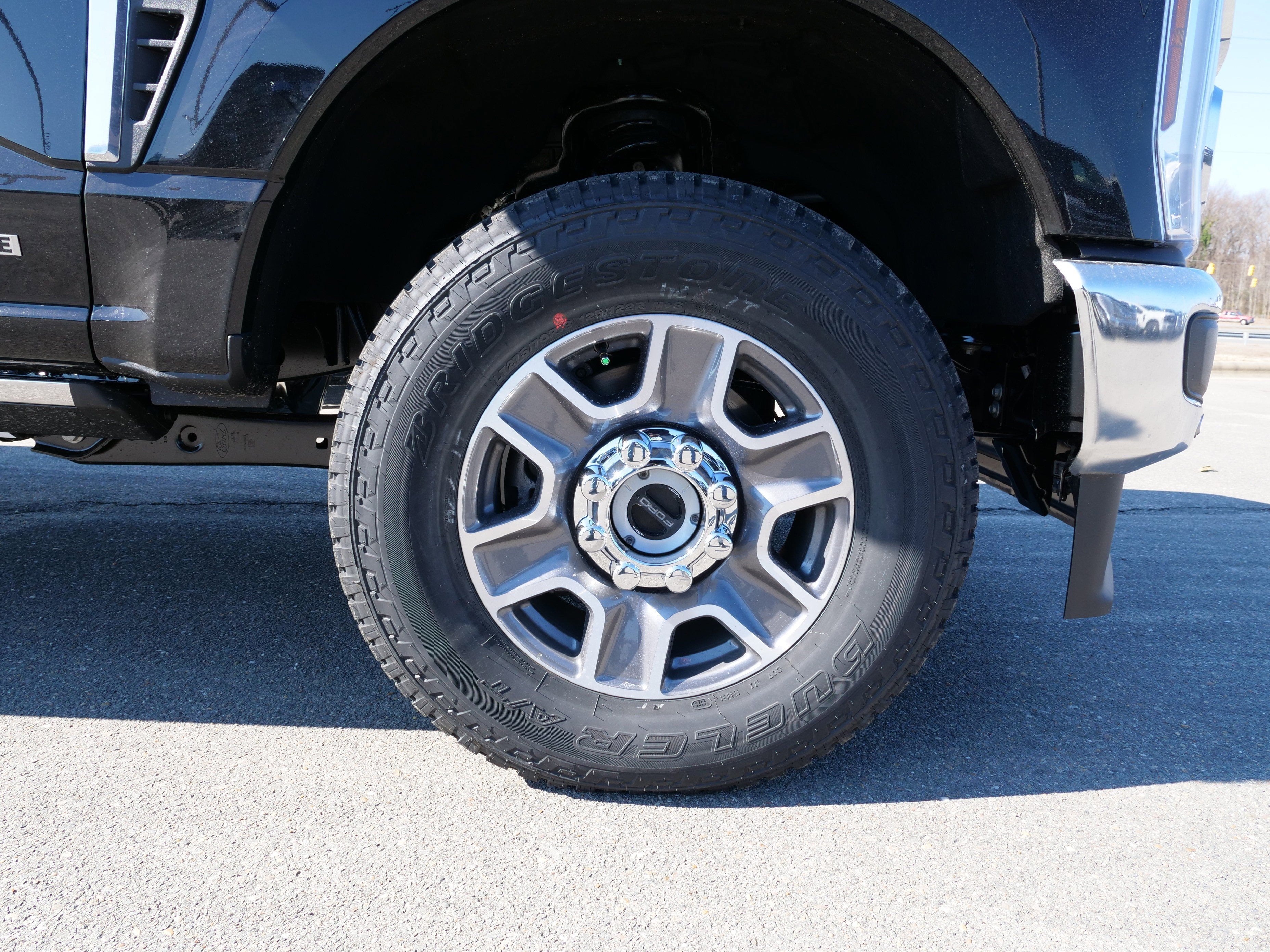 2026 Ford Super Duty F-350 SRW LARIAT