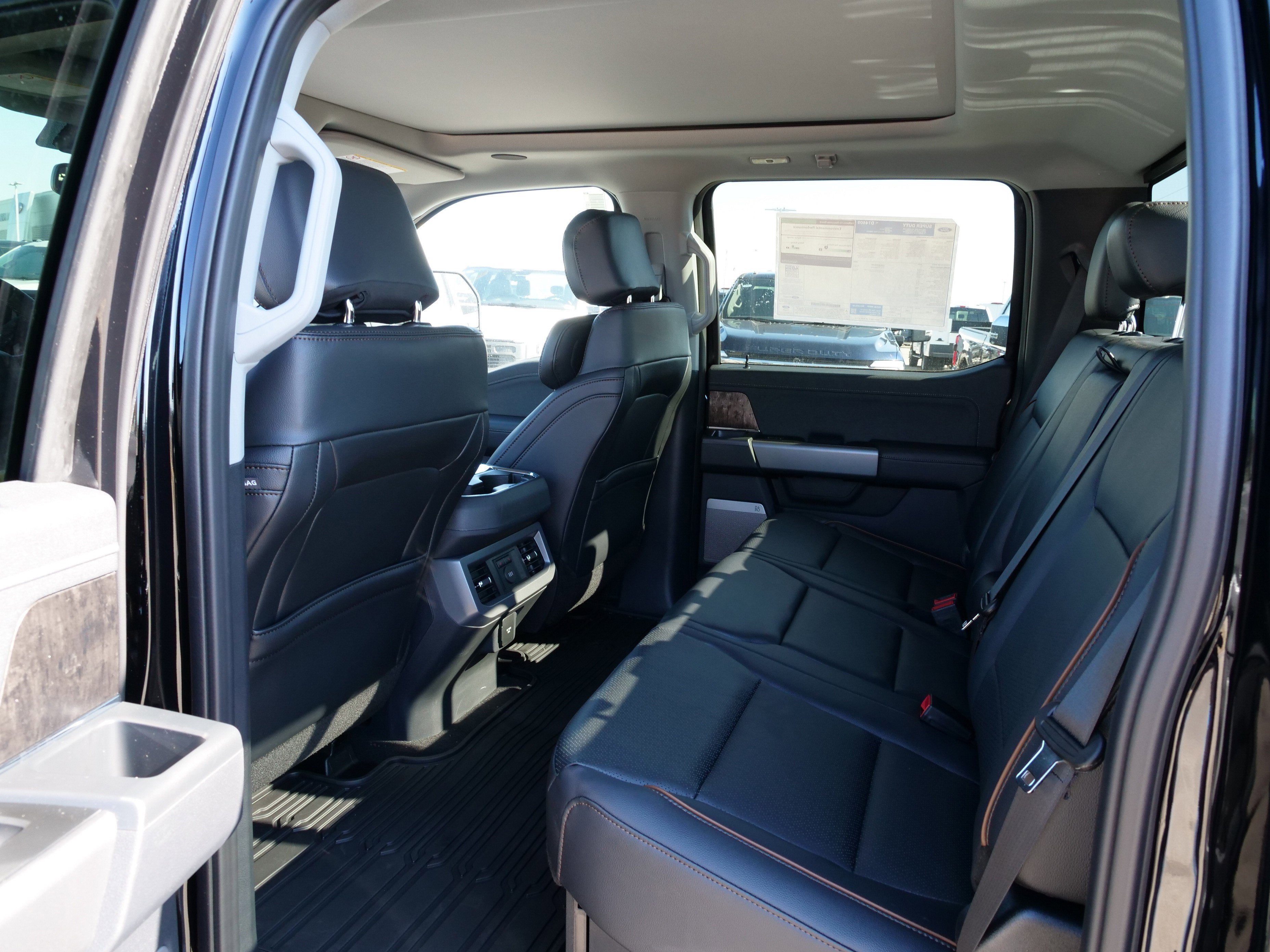 2026 Ford Super Duty F-350 SRW LARIAT