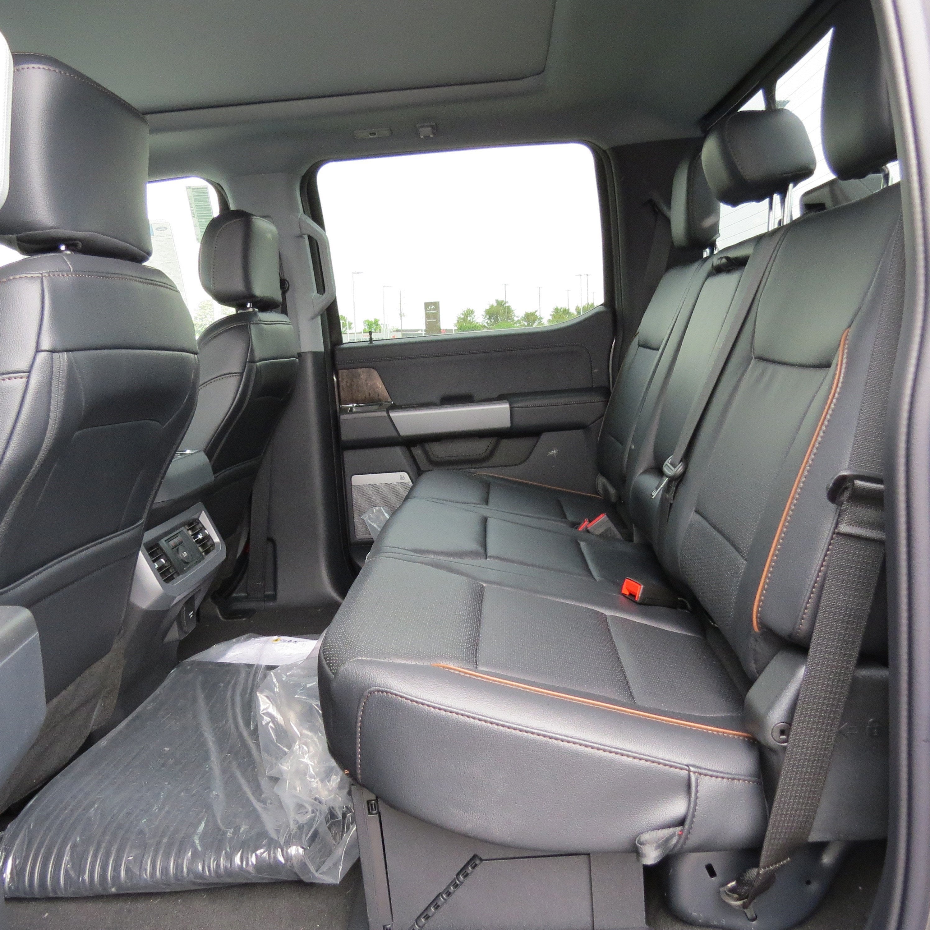 2025 Ford Super Duty F-350 SRW LARIAT