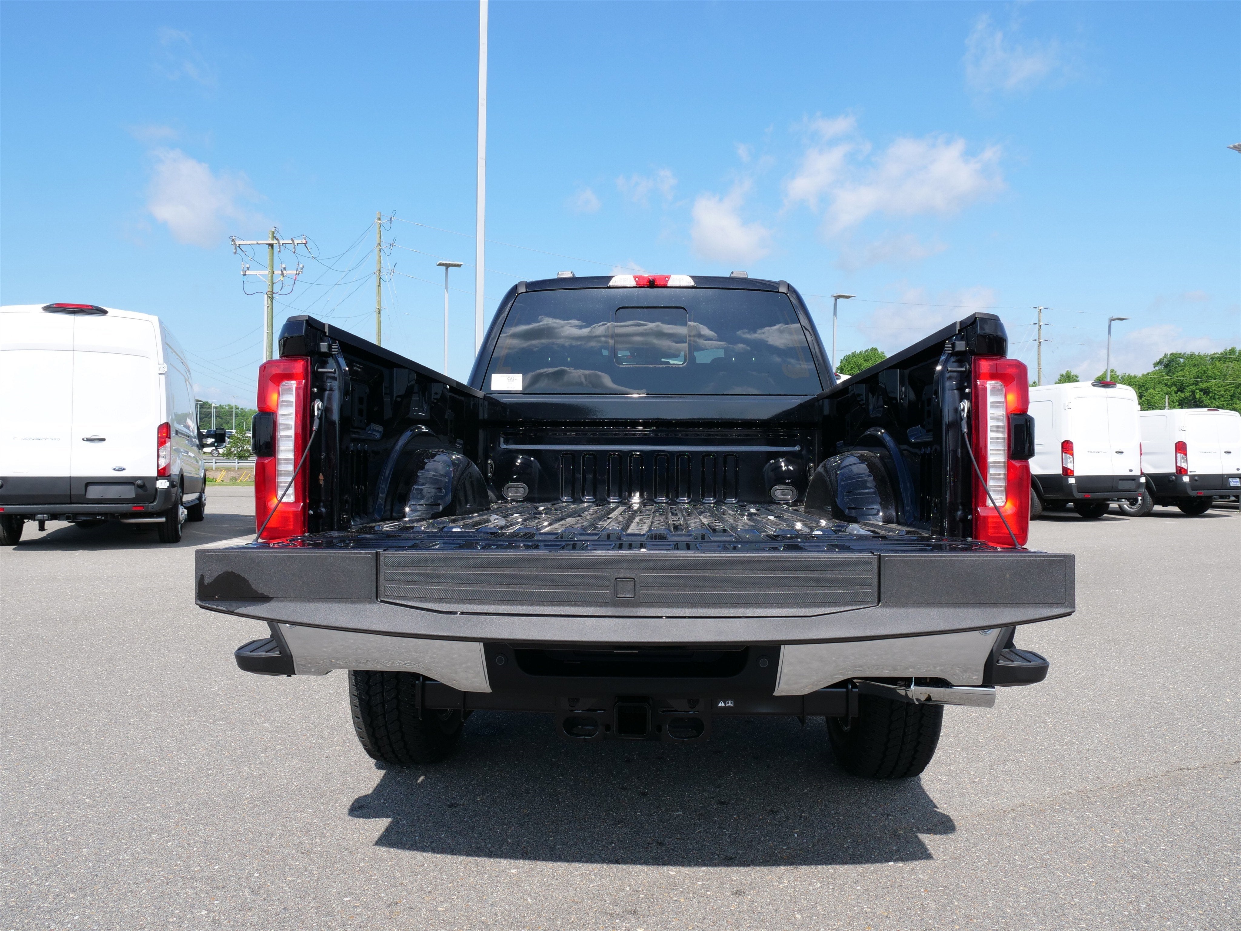 2025 Ford Super Duty F-350 SRW LARIAT