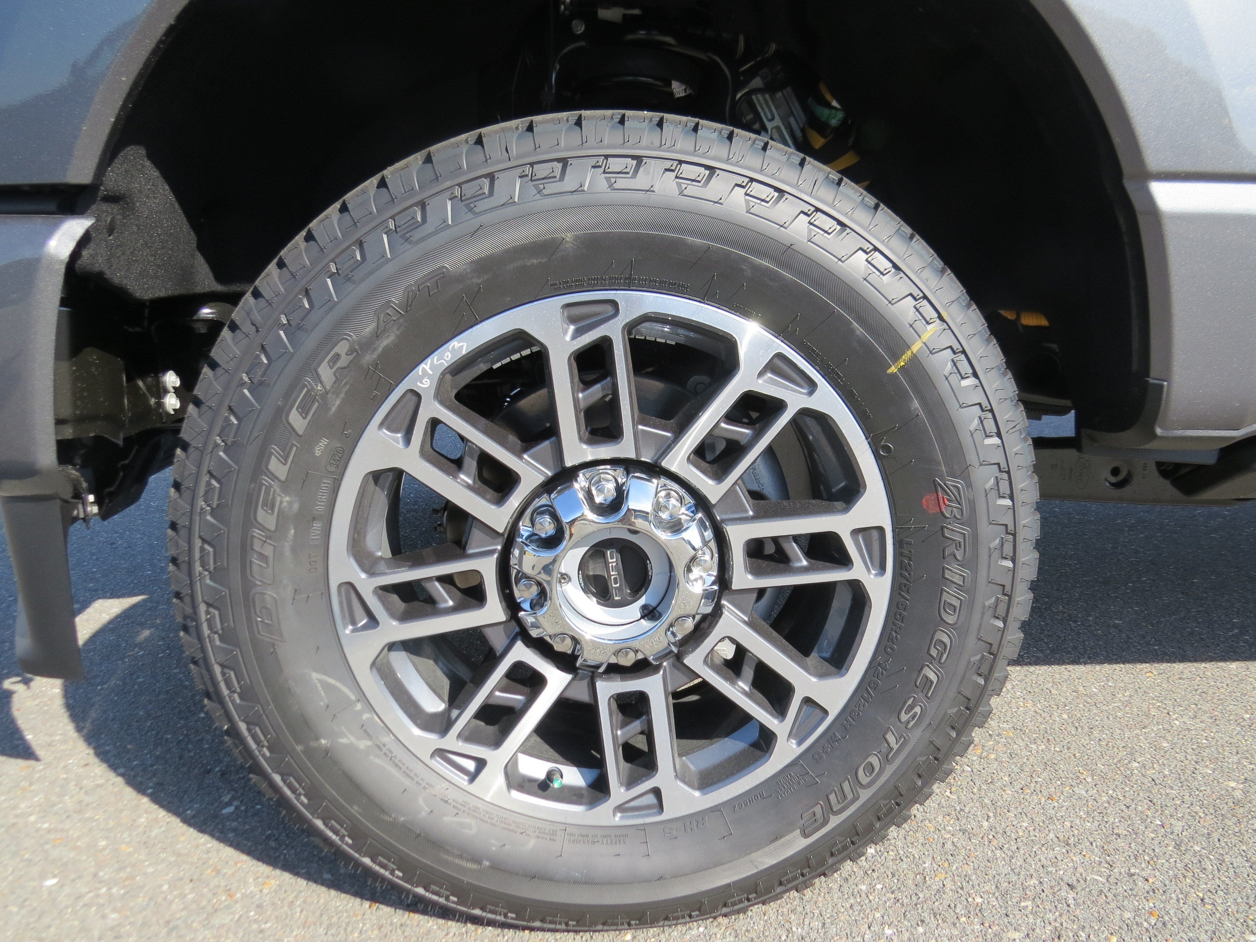 2027 Ford Super Duty F-350 SRW Platinum