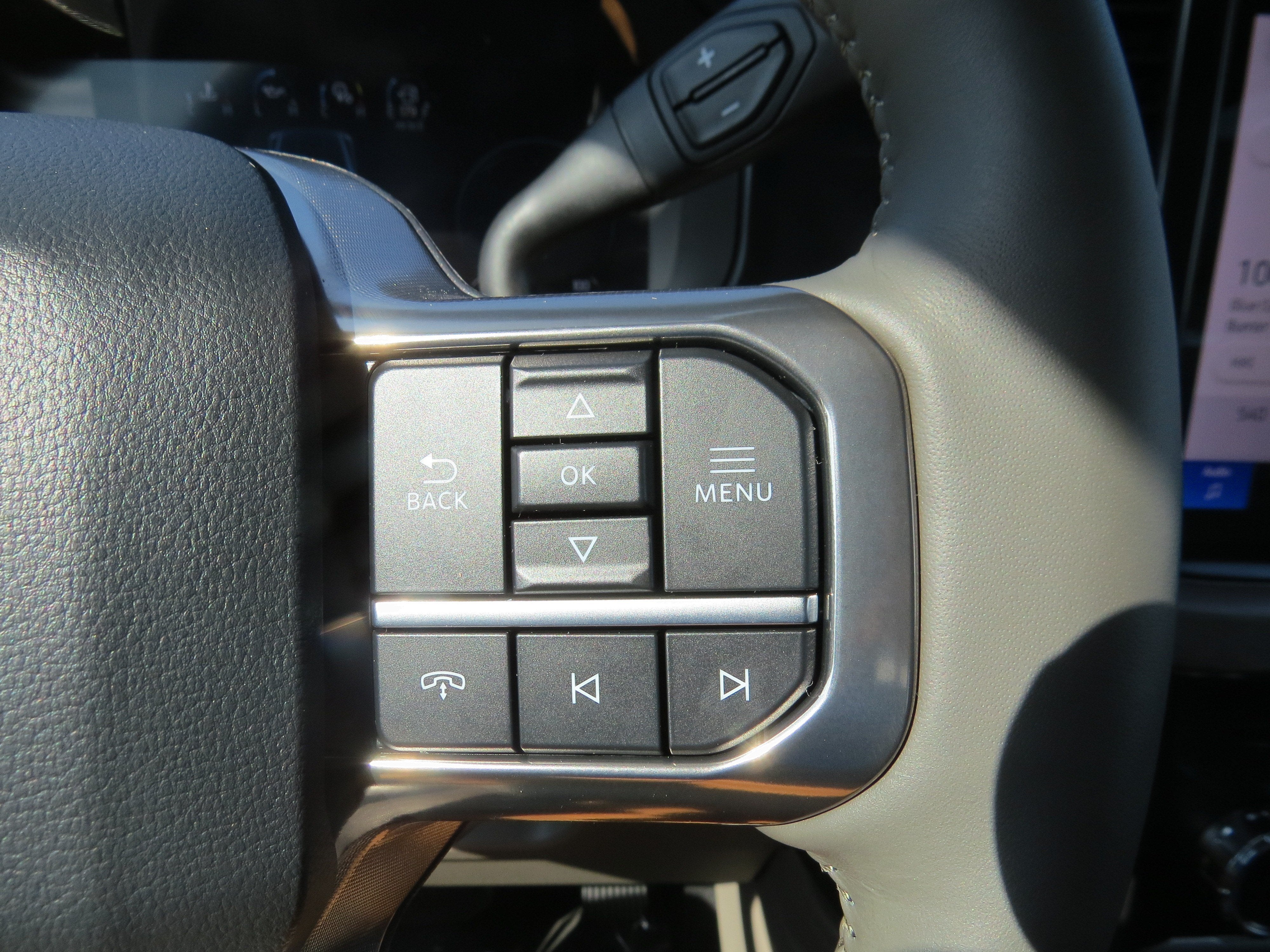 2027 Ford Super Duty F-350 SRW Platinum