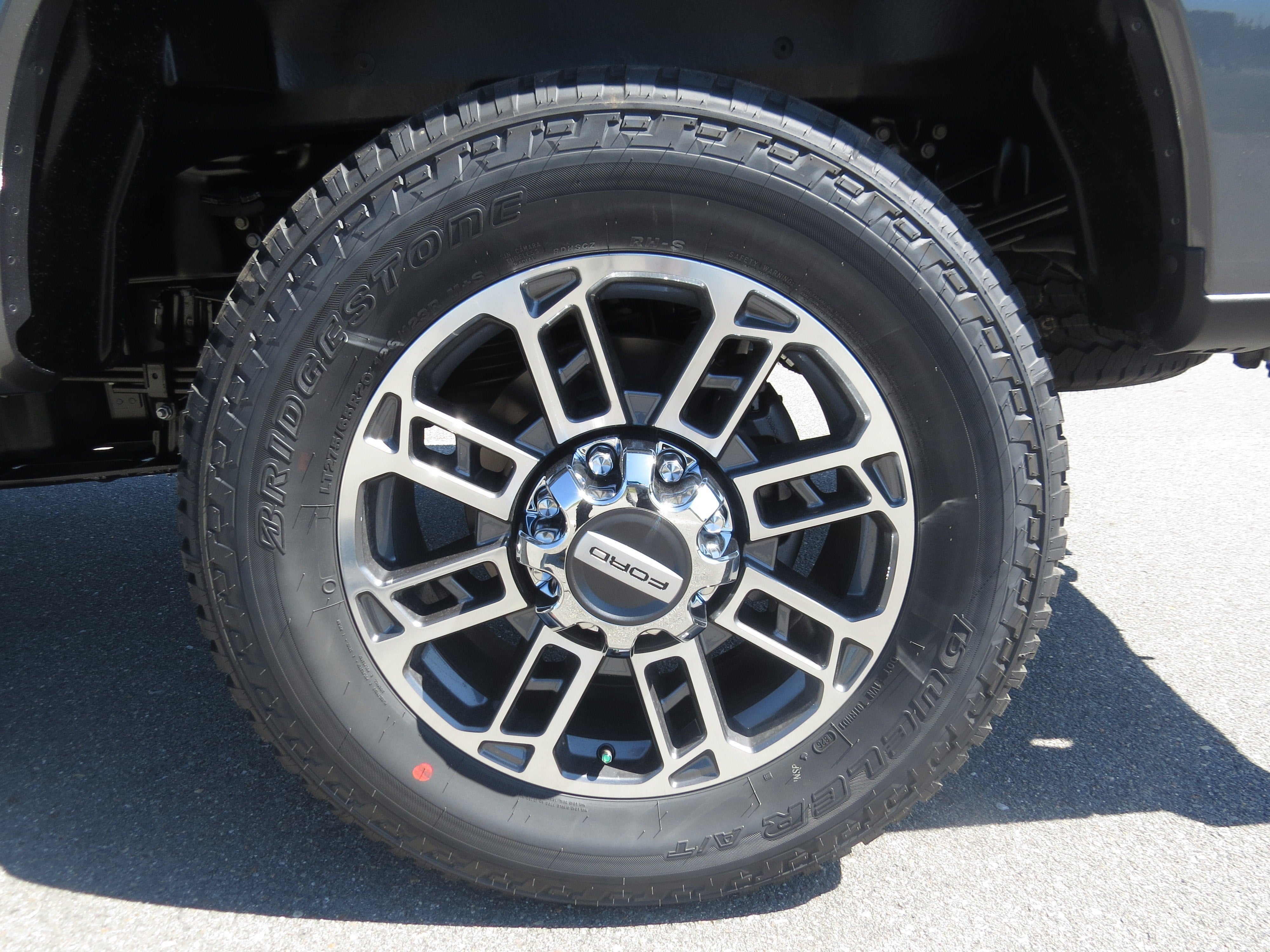 2027 Ford Super Duty F-350 SRW Platinum