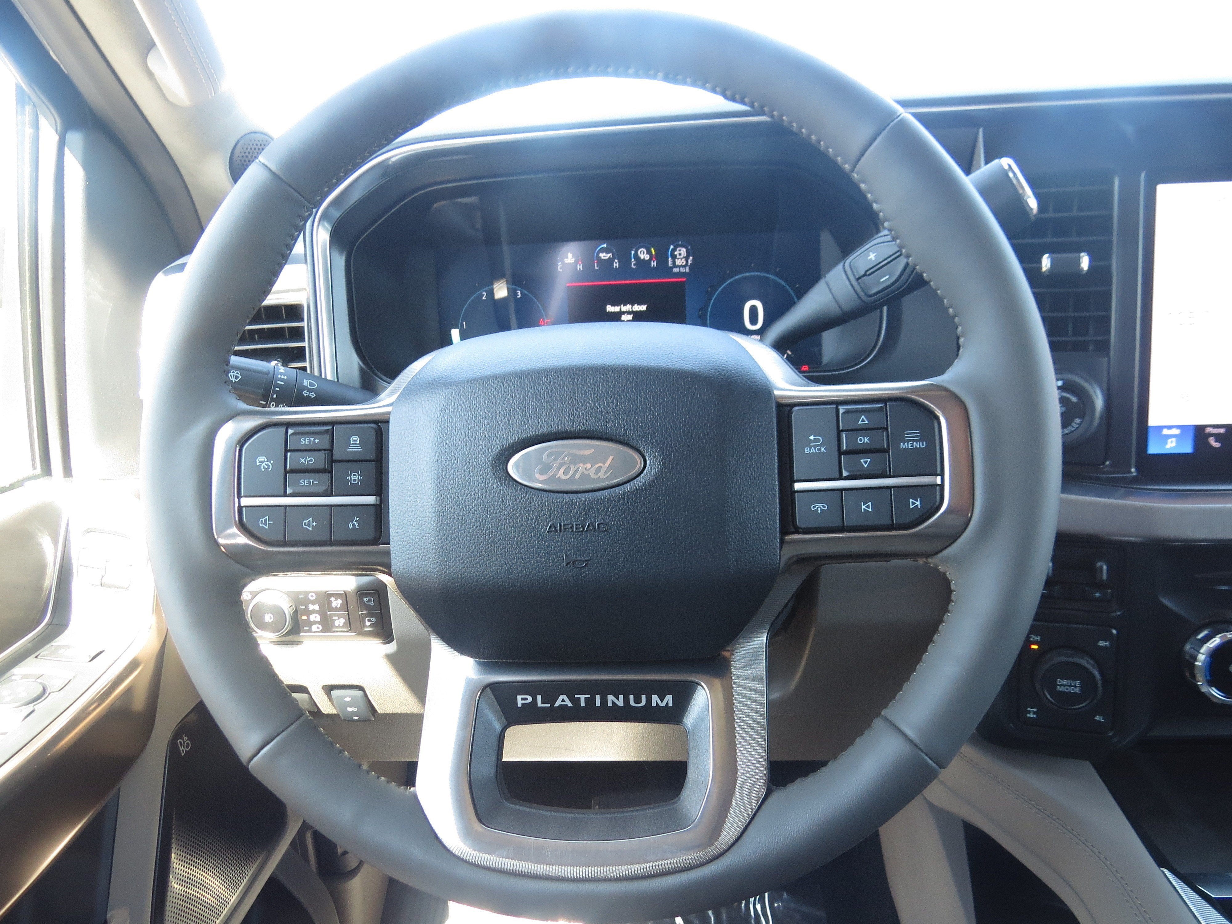 2027 Ford Super Duty F-350 SRW Platinum