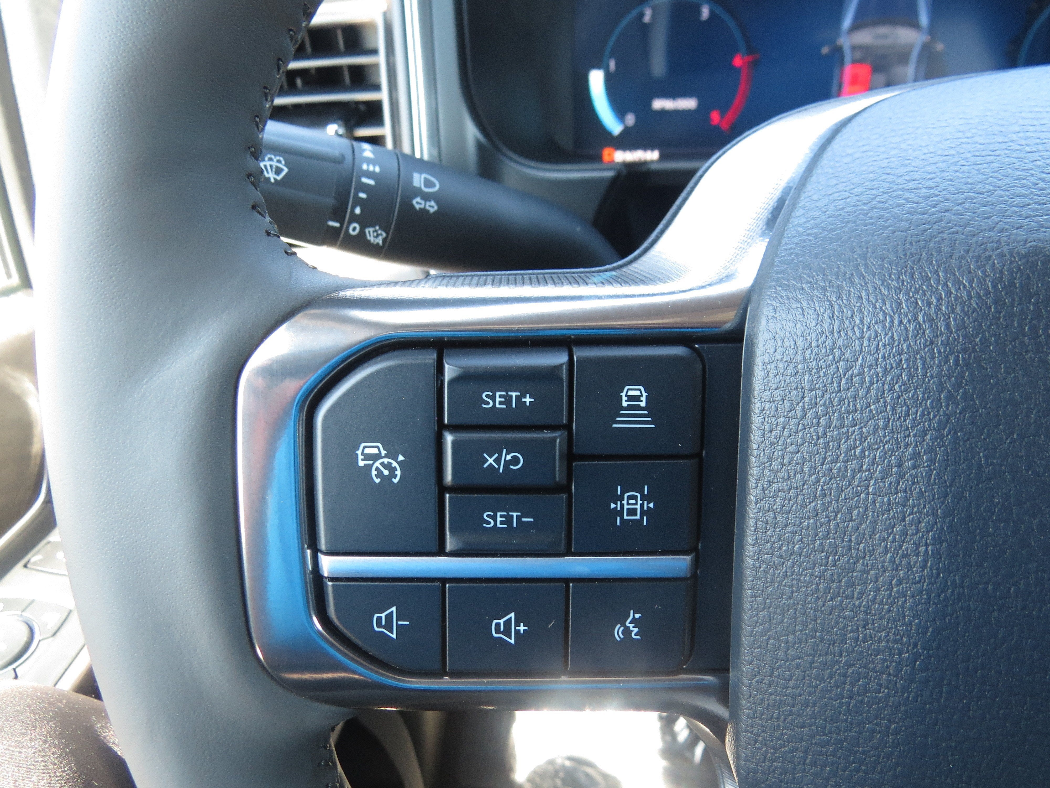 2027 Ford Super Duty F-350 SRW Platinum