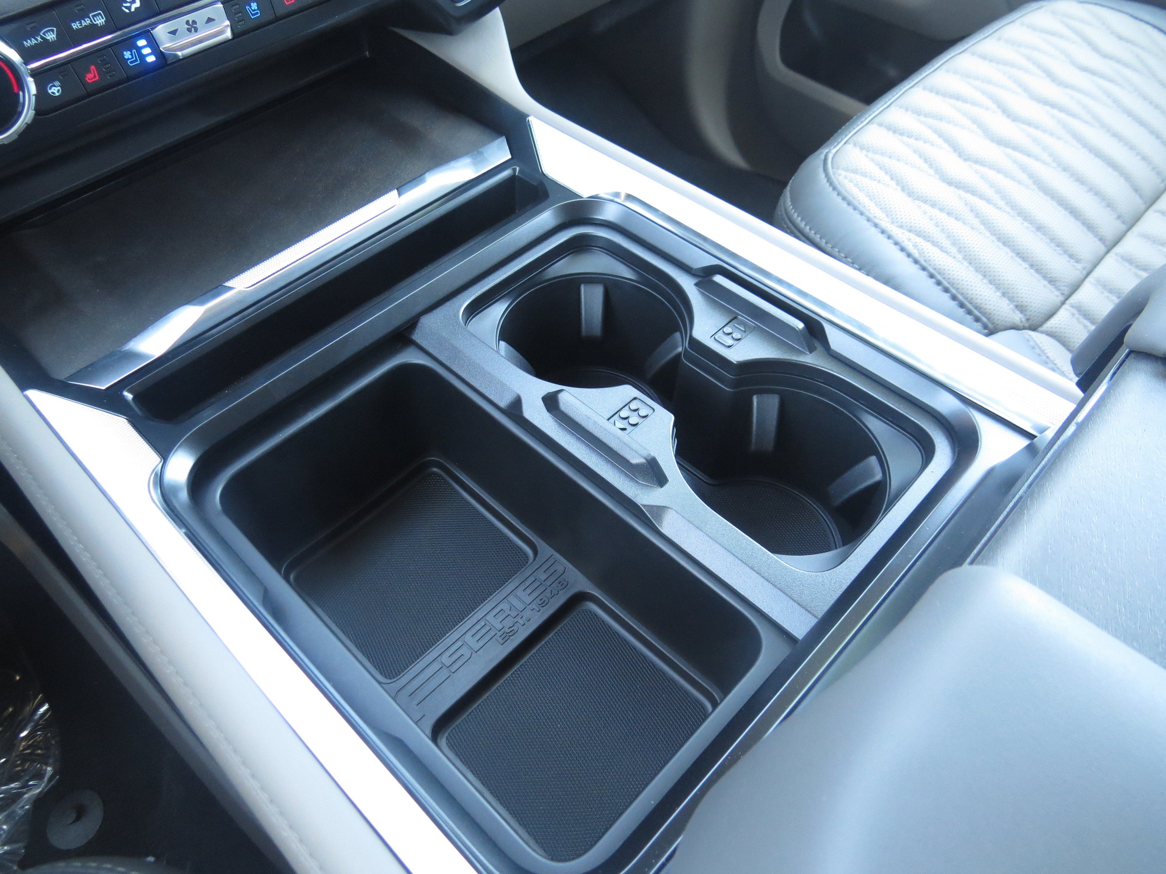 2027 Ford Super Duty F-350 SRW Platinum