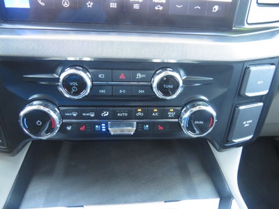 2027 Ford Super Duty F-350 SRW Platinum