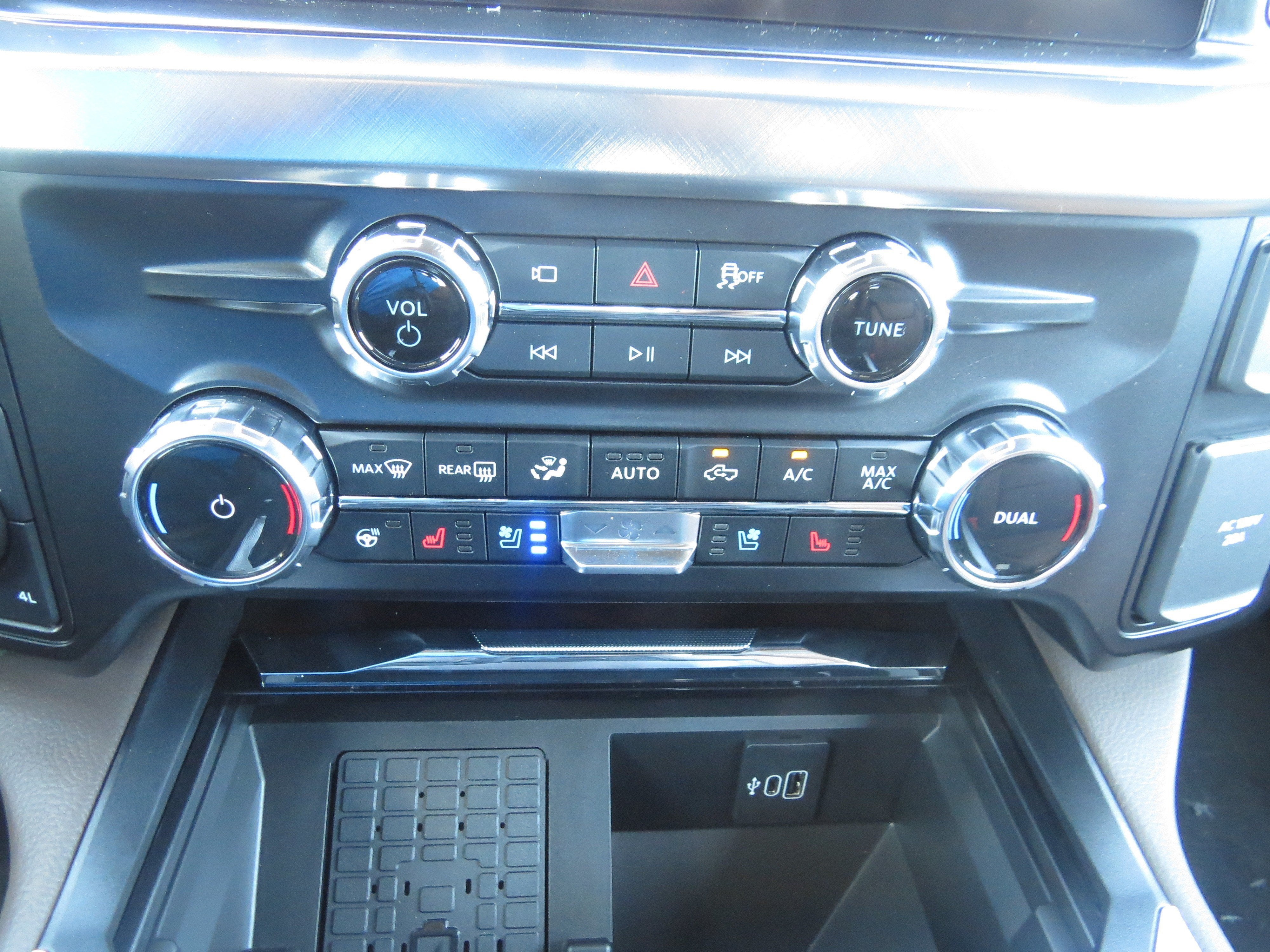 2027 Ford Super Duty F-350 SRW King Ranch