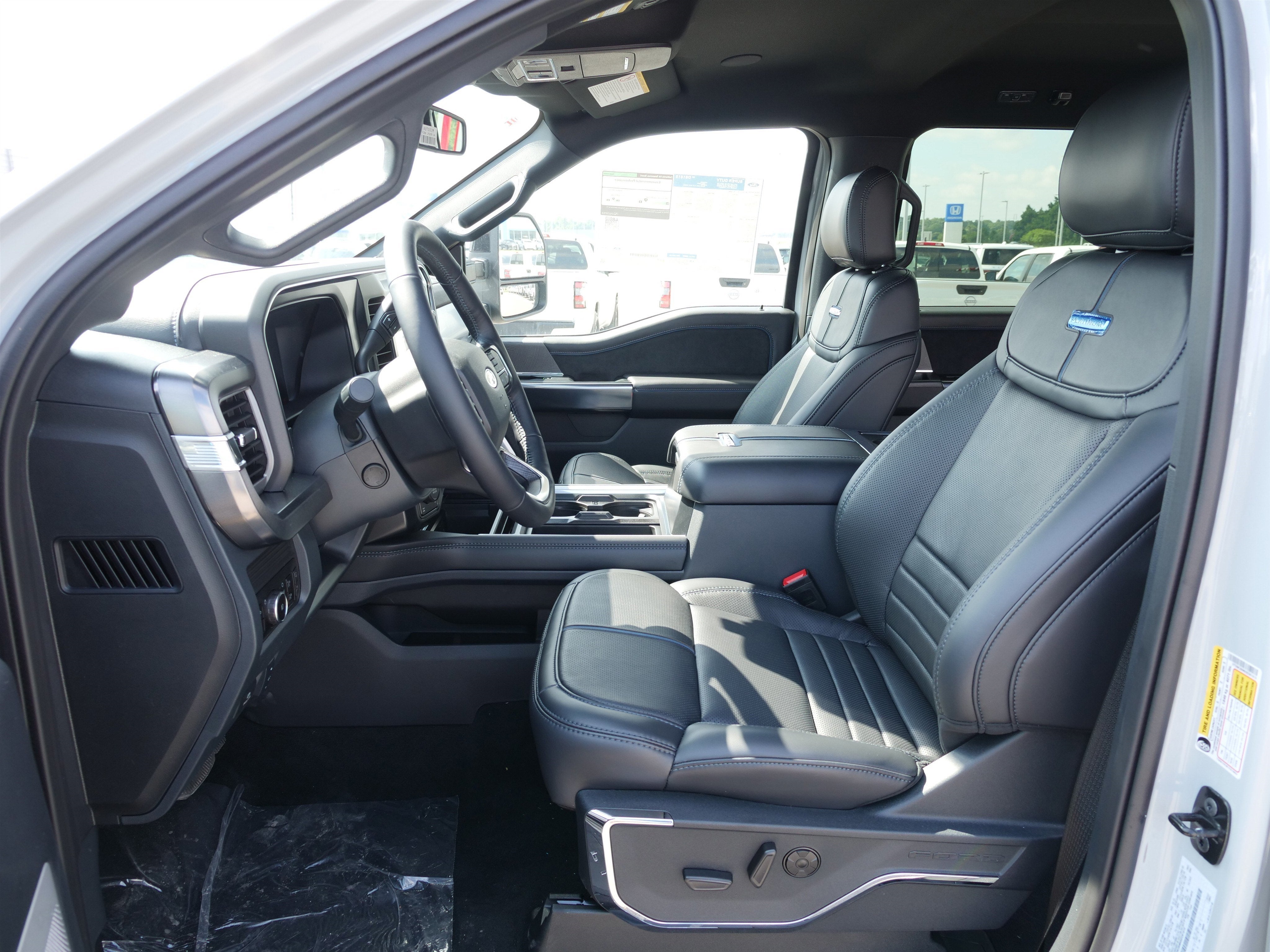 2025 Ford Super Duty F-350 SRW Platinum