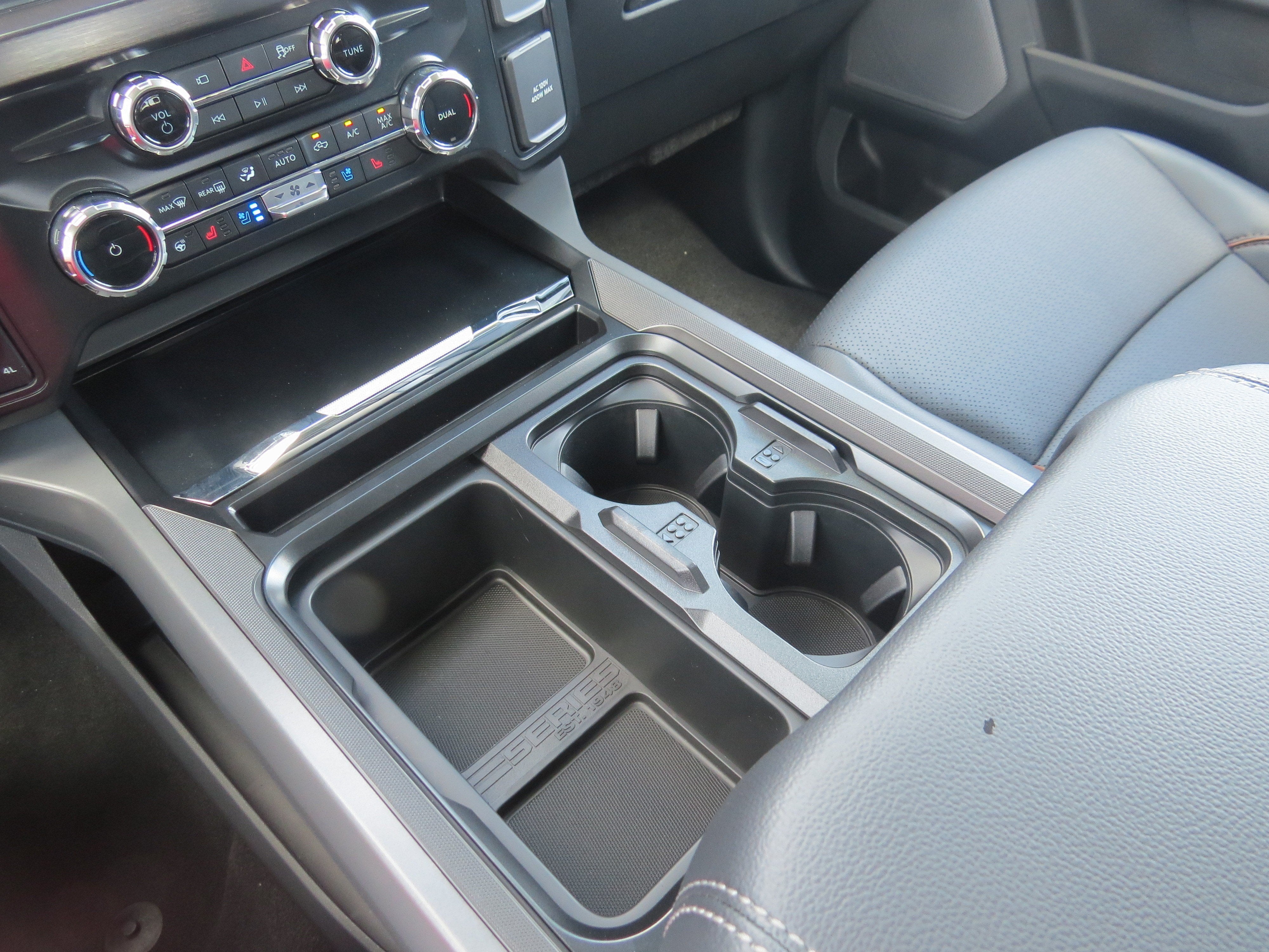 2027 Ford Super Duty F-350 SRW LARIAT