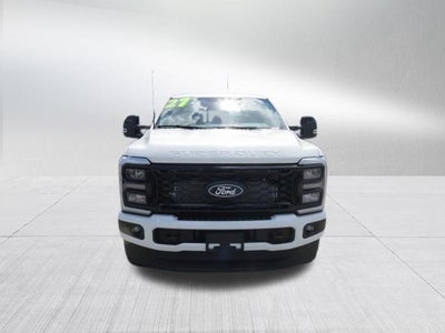 2027 Ford Super Duty F-350 SRW LARIAT