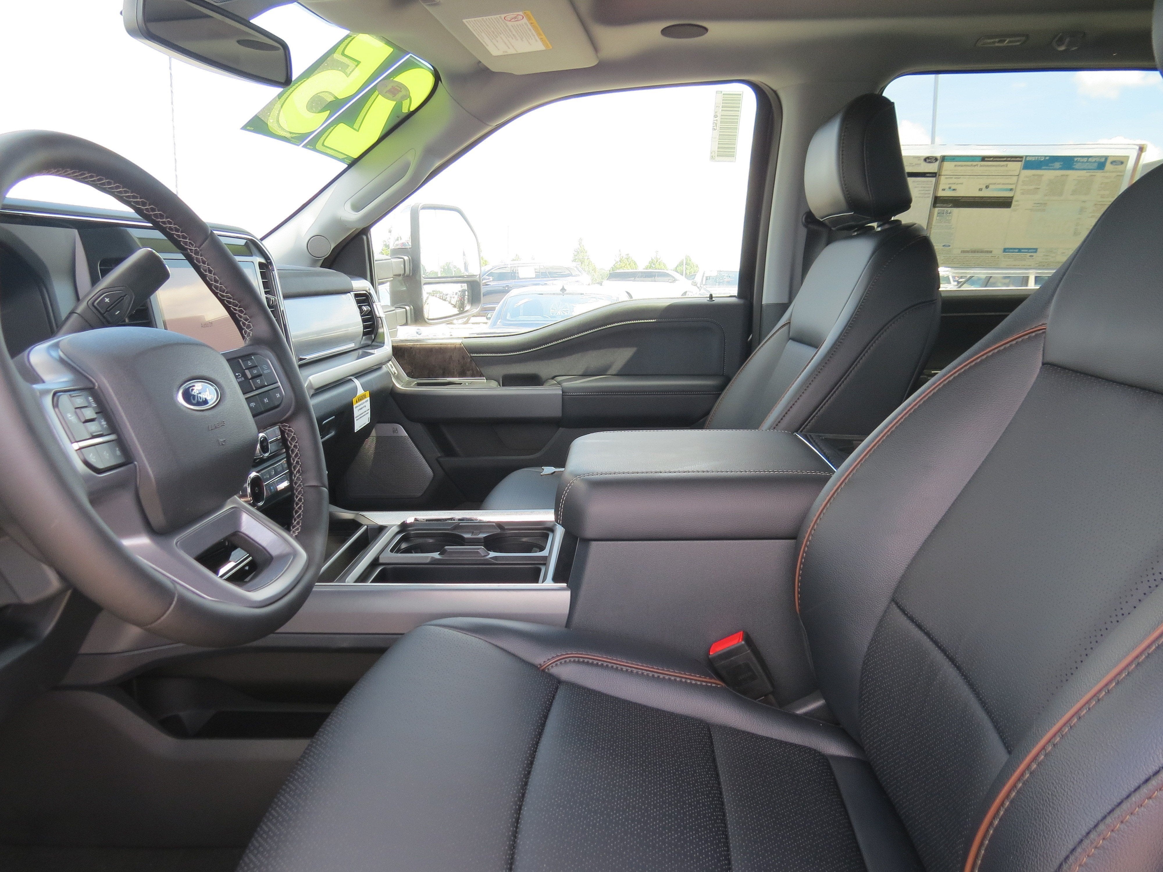 2025 Ford Super Duty F-350 SRW LARIAT
