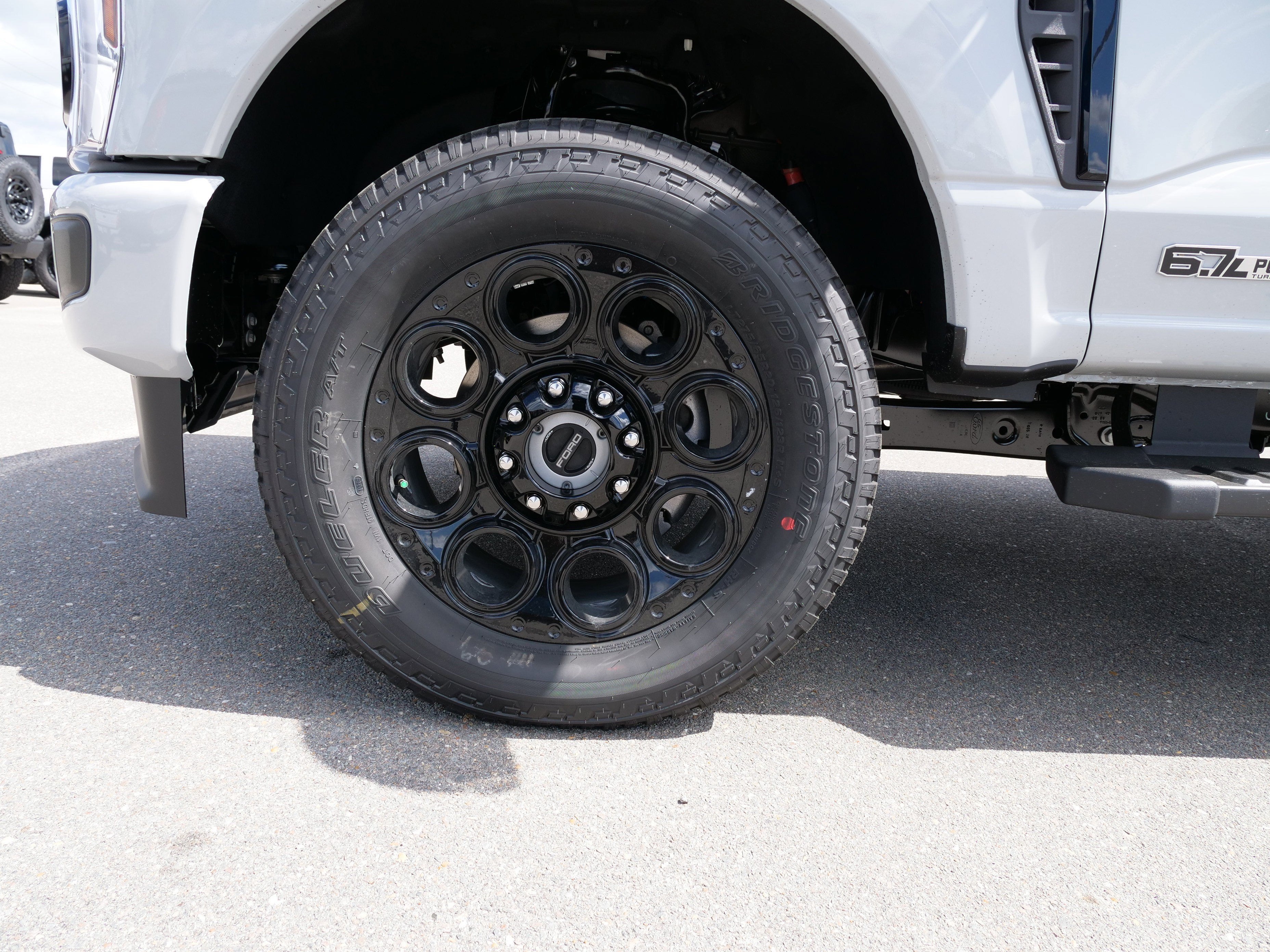 2026 Ford Super Duty F-350 SRW LARIAT