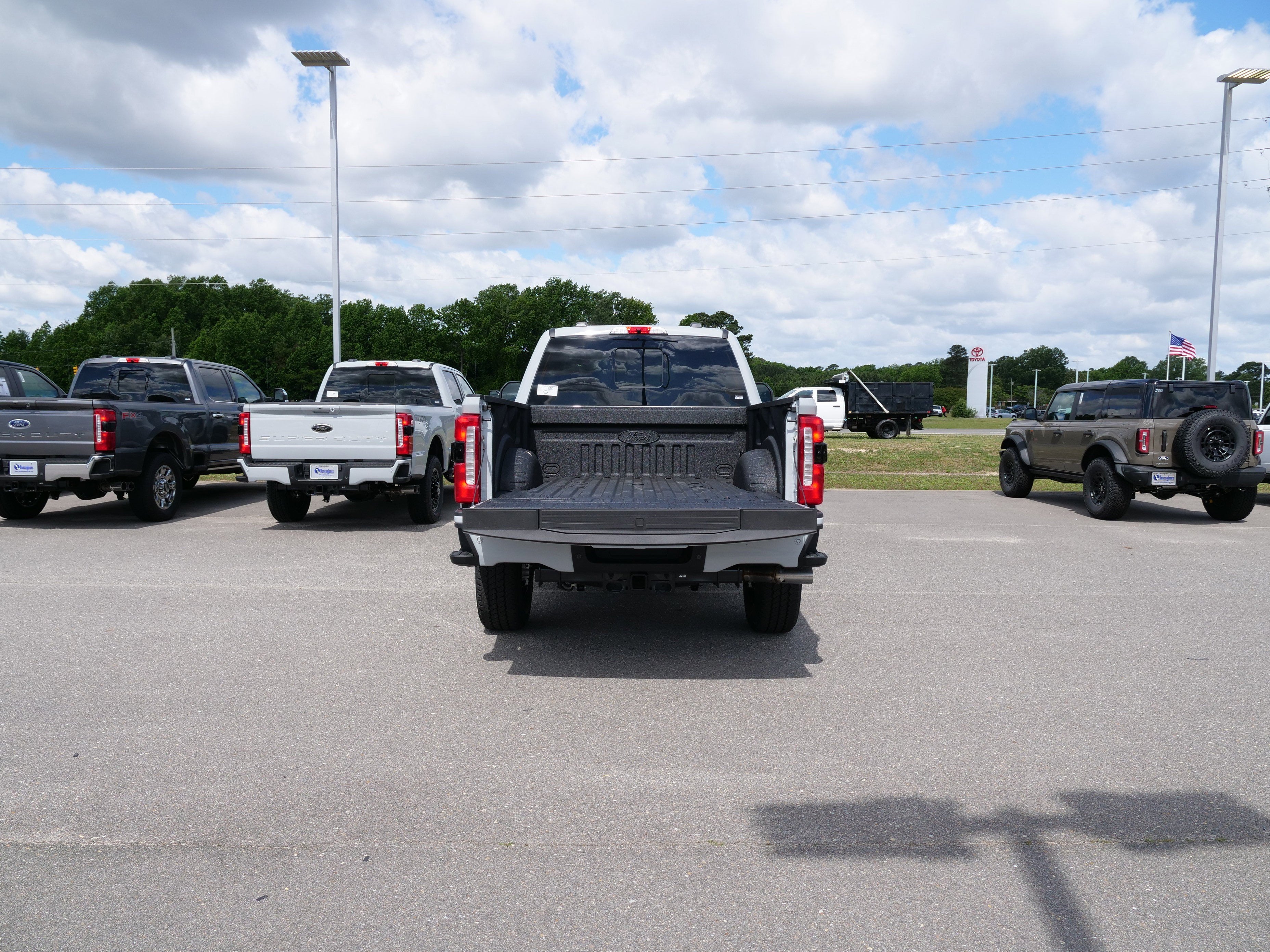 2026 Ford Super Duty F-350 SRW LARIAT