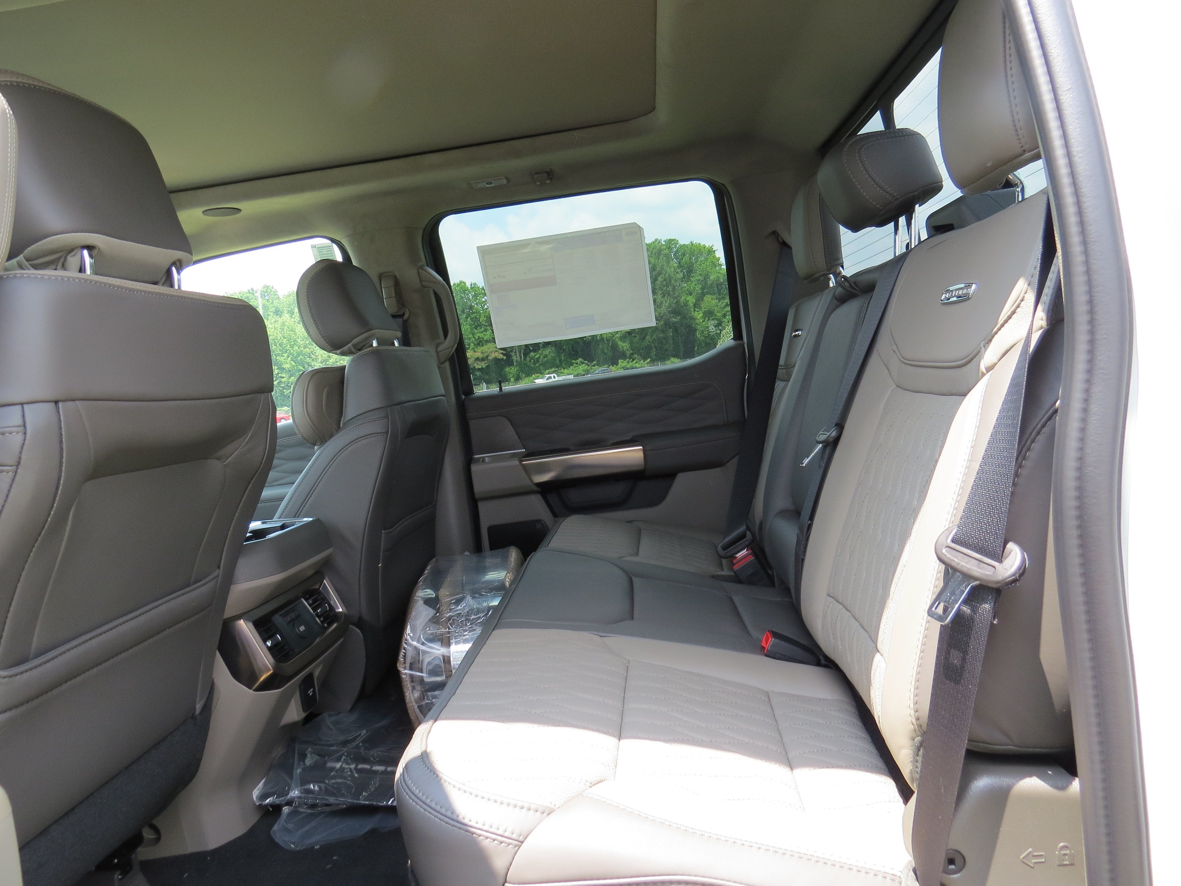 2026 Ford Super Duty F-350 DRW Platinum