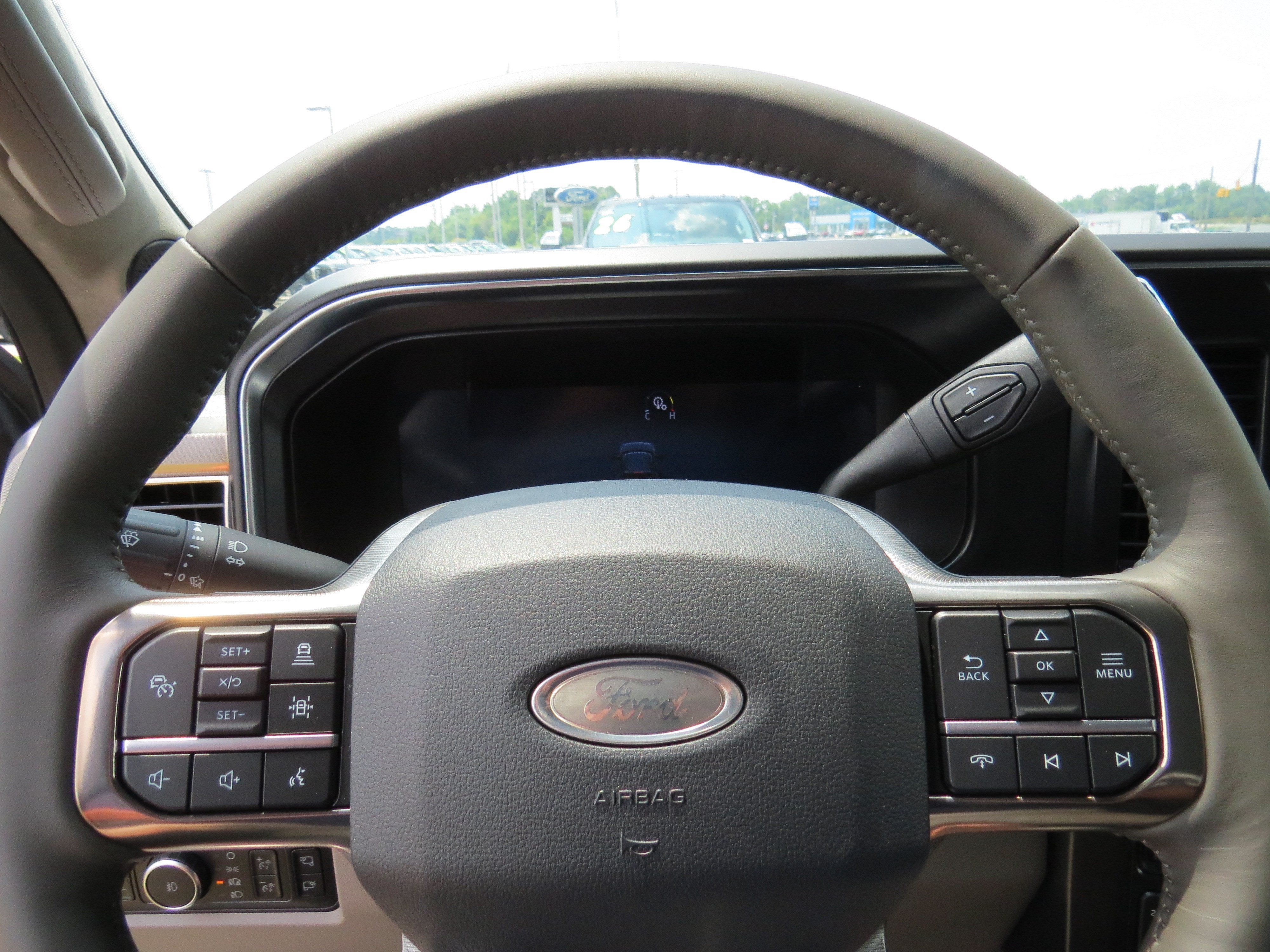 2026 Ford Super Duty F-350 DRW Platinum