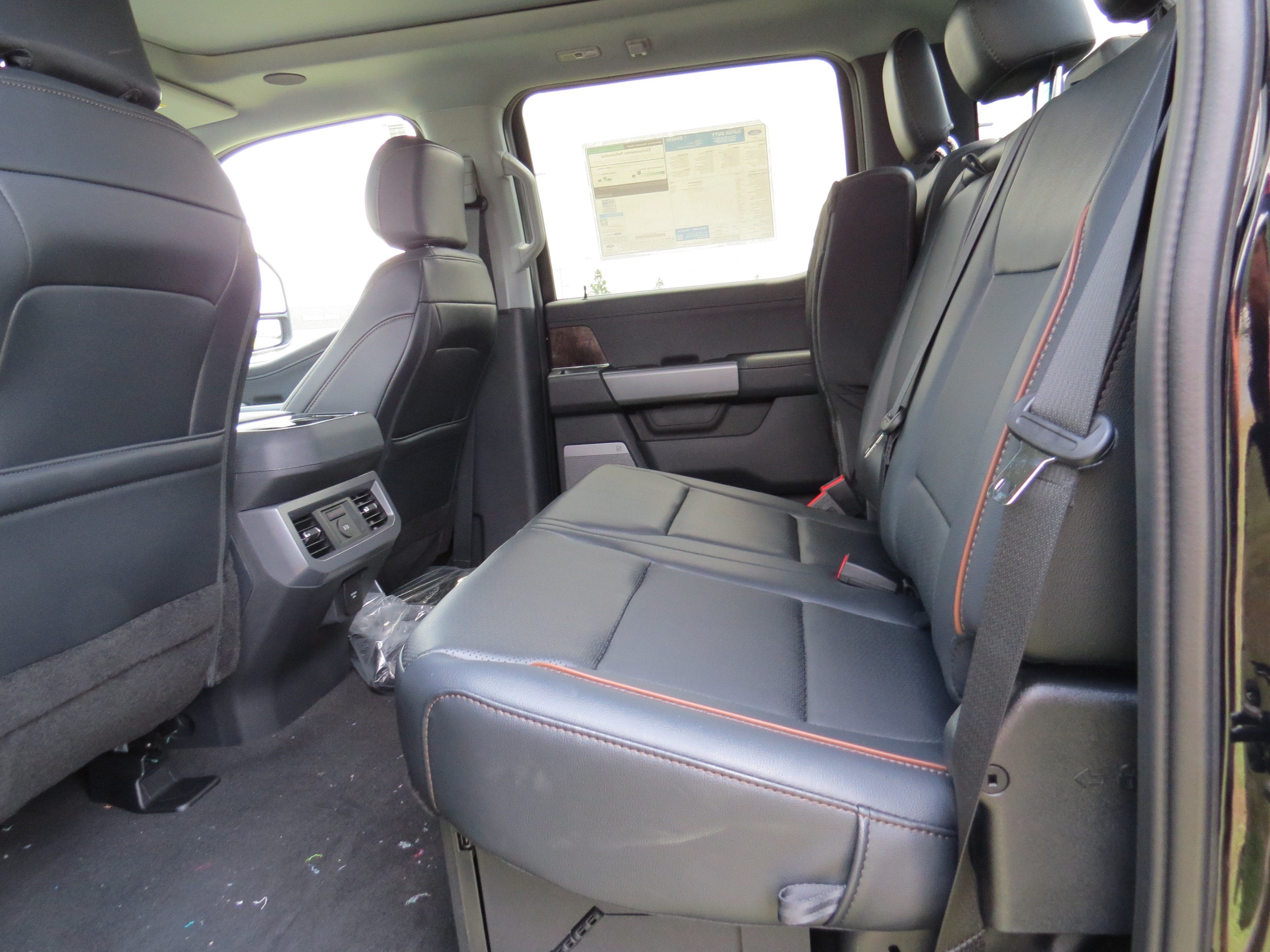 2026 Ford Super Duty F-350 DRW LARIAT